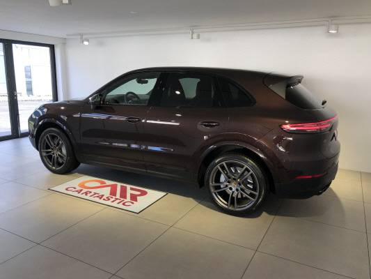 PORSCHE Cayenne S-showroom-element-2