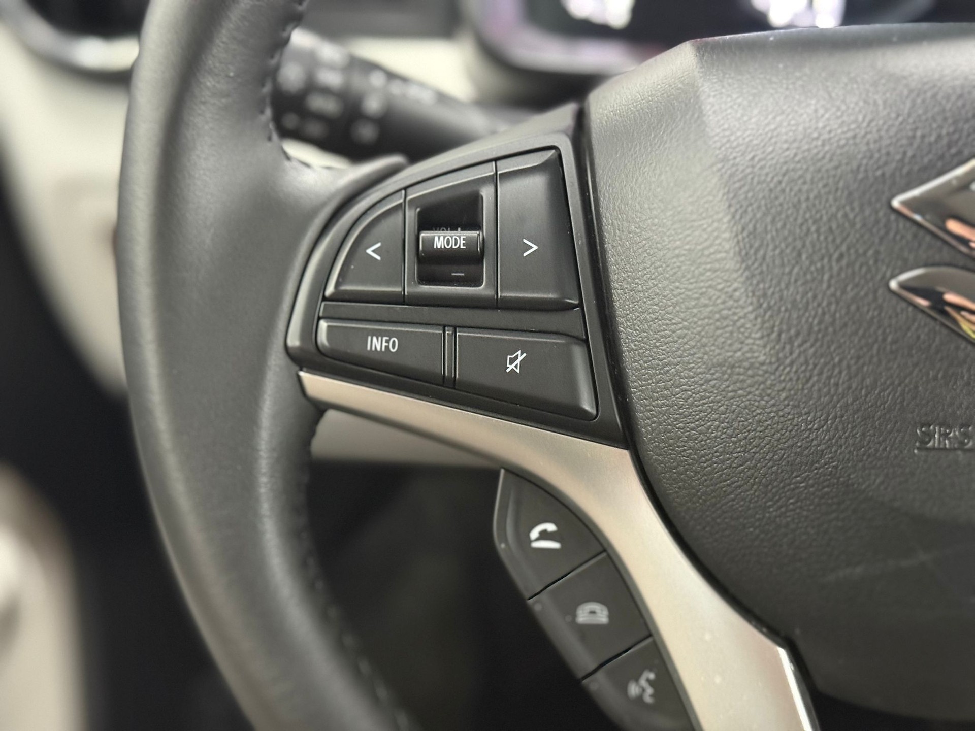 SUZUKI Ignis 1.2i Compact Top AGS-image-15
