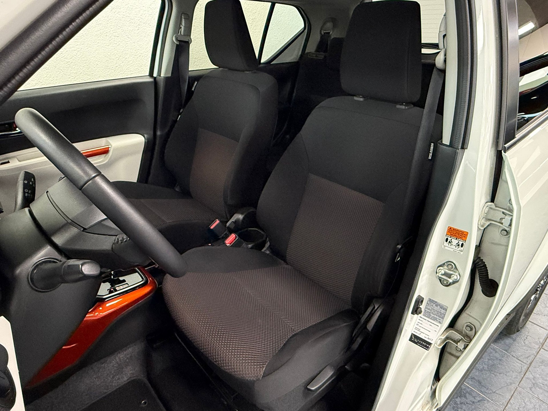 SUZUKI Ignis 1.2i Compact Top AGS-image-13