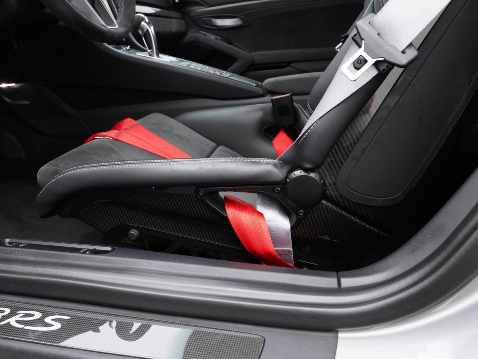 PORSCHE 911 GT3 RS-image-25
