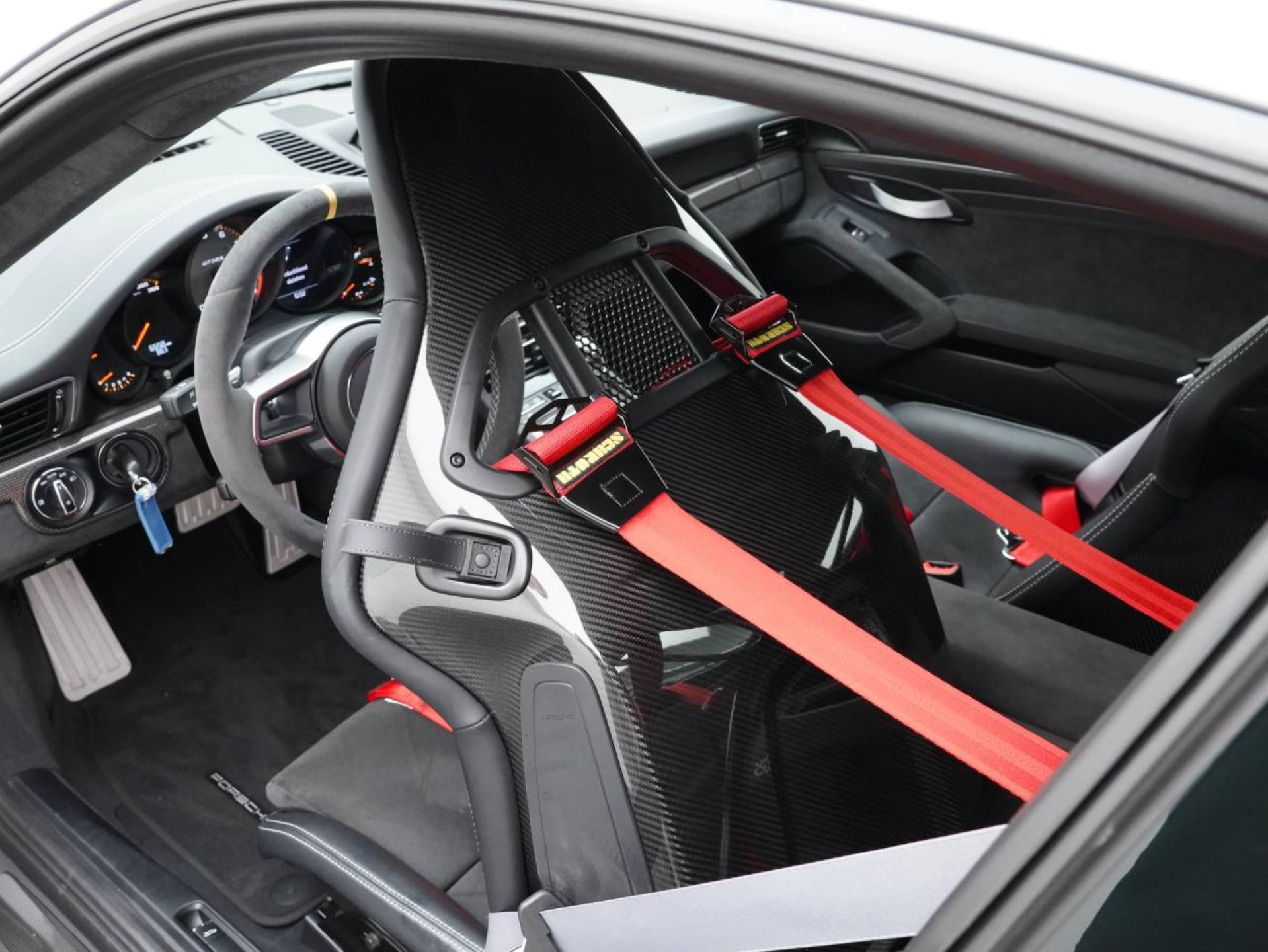 PORSCHE 911 GT3 RS-image-21