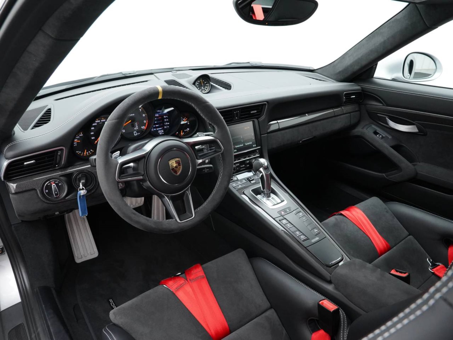 PORSCHE 911 GT3 RS-image-14