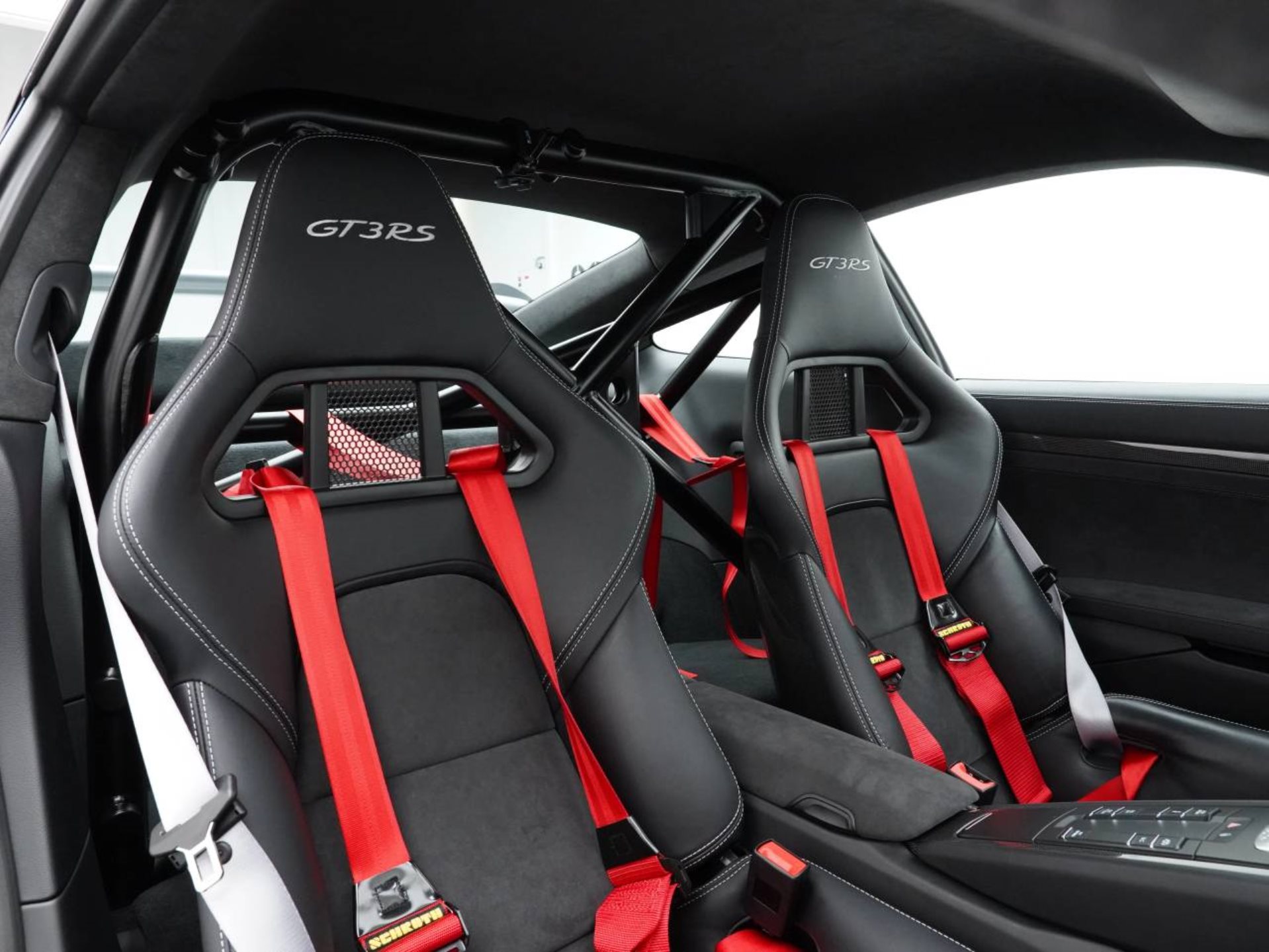 PORSCHE 911 GT3 RS-image-29