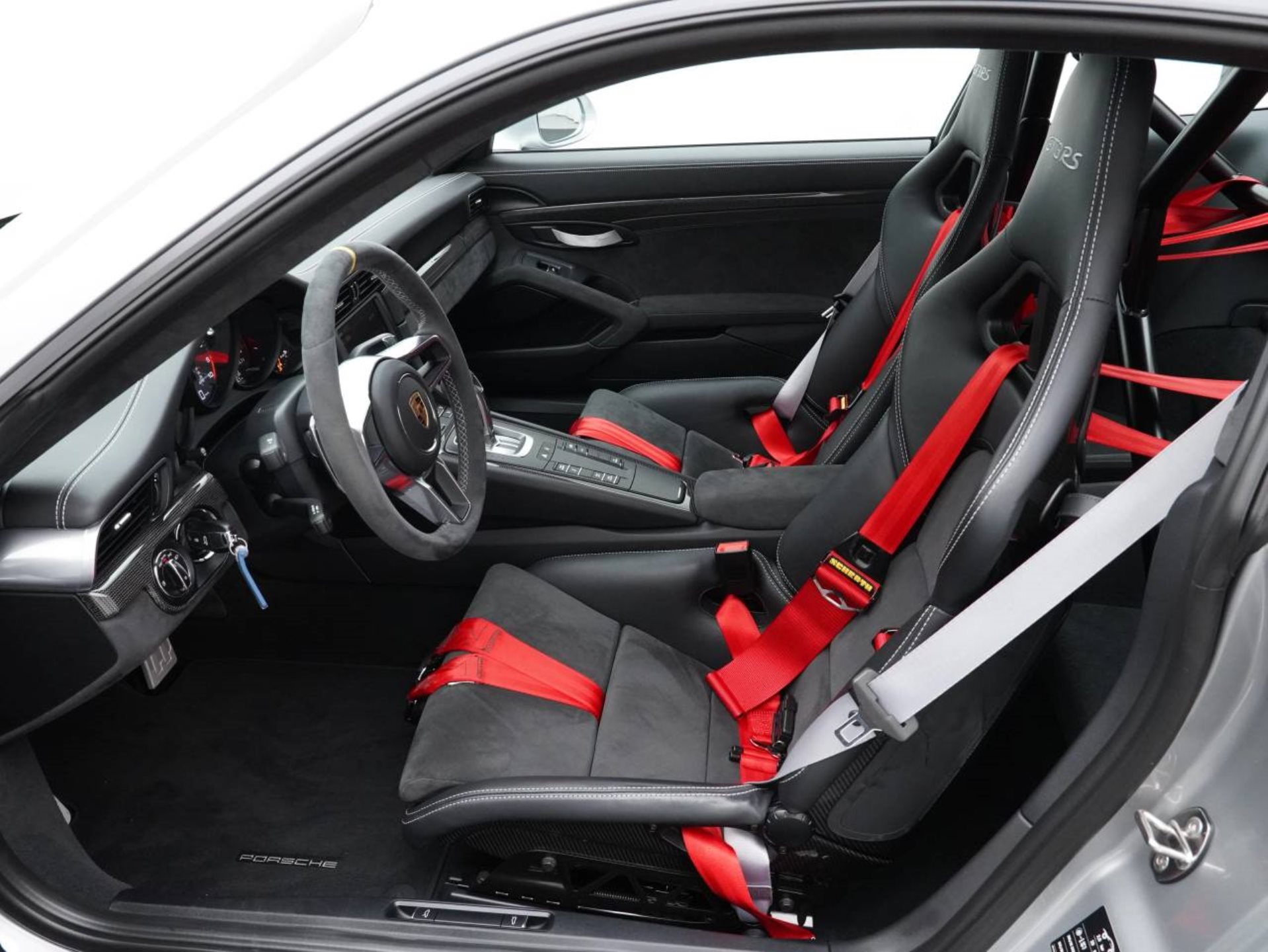 PORSCHE 911 GT3 RS-image-4