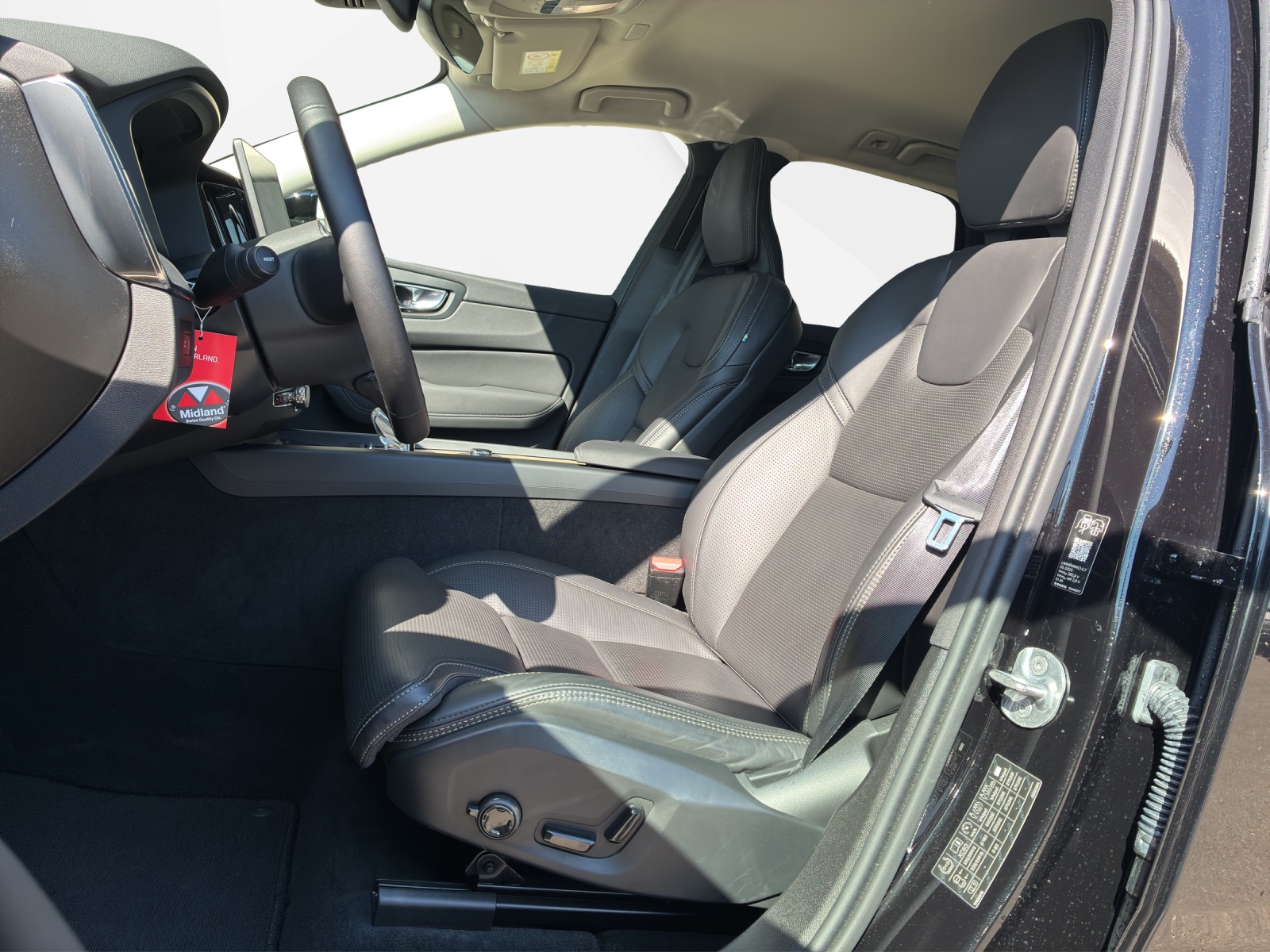 VOLVO XC60 2.0 T8 TE Plus Dark eAWD-image-9