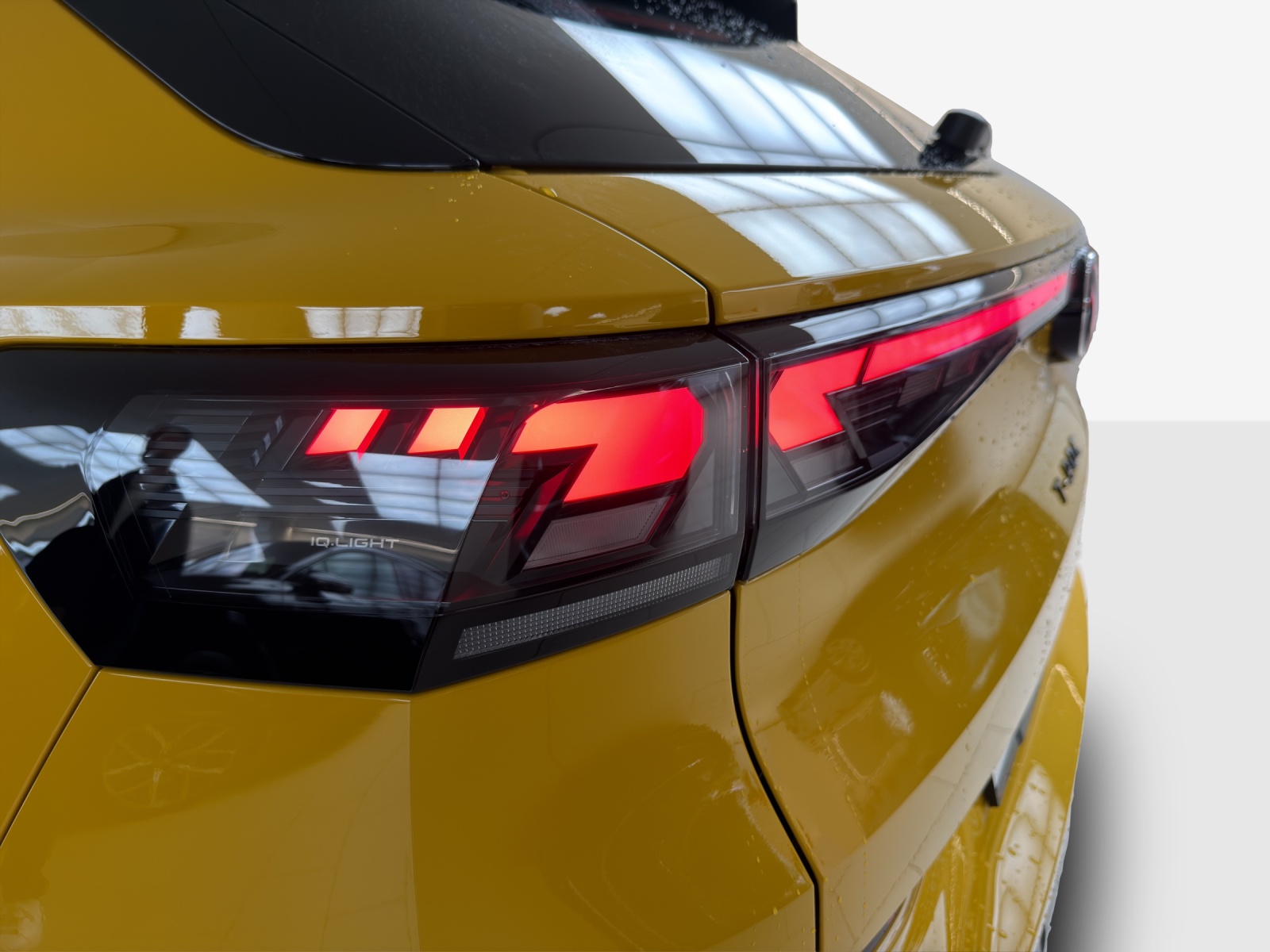 VW T-Roc 1.5 eTSI mHEV R-Line DSG-image-15