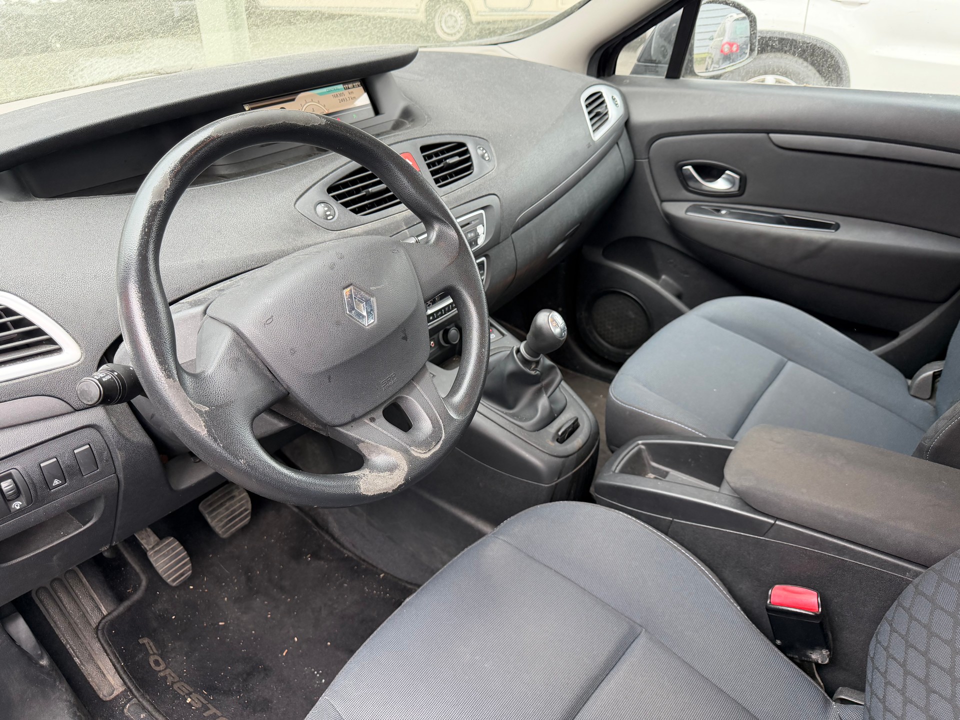 RENAULT Scénic 1.4 16V Turbo Dynamique-image-6