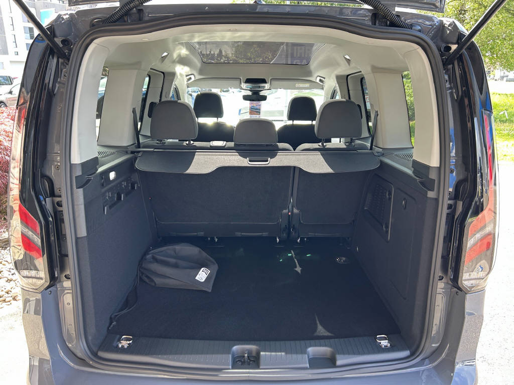 FORD TOURNEO Connect 1.5 EcoBoost 150 Active PHEV-image-4