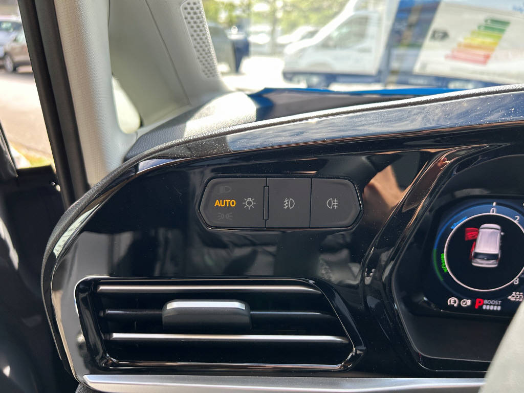 FORD TOURNEO Connect 1.5 EcoBoost 150 Active PHEV-image-11