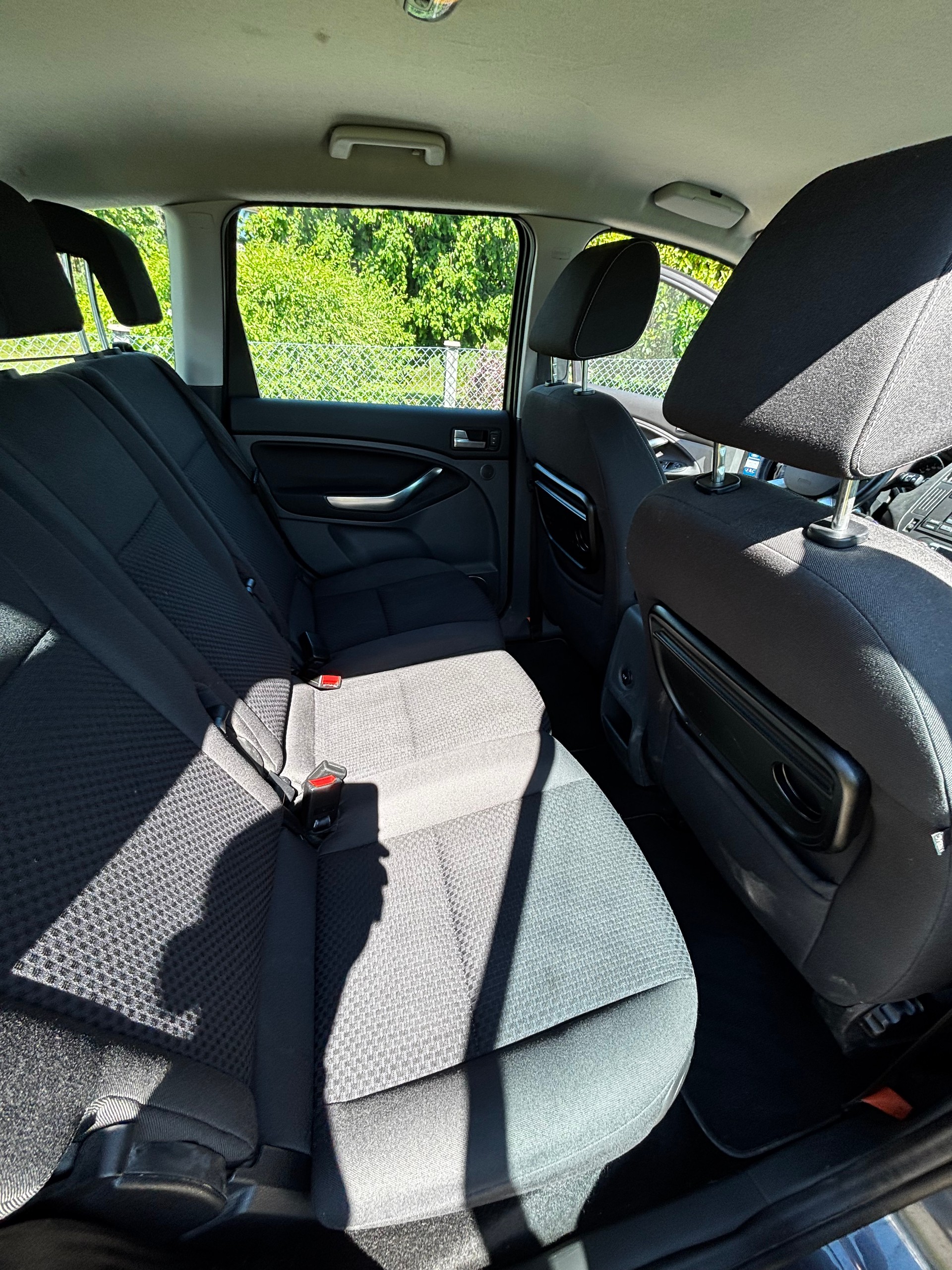 FORD C-Max 2.0 16V Titanium Automatic-image-12