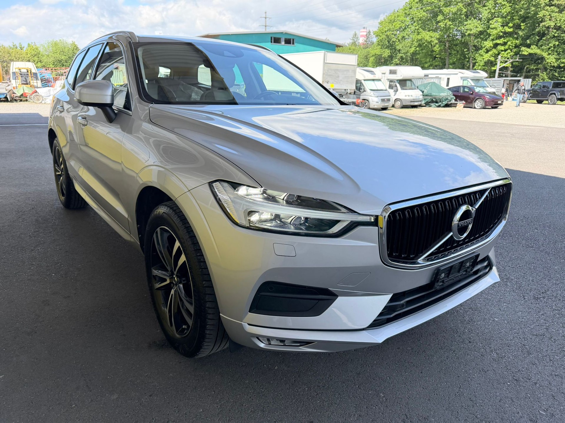 VOLVO XC60 D5 AWD Momentum Geartronic-image-2