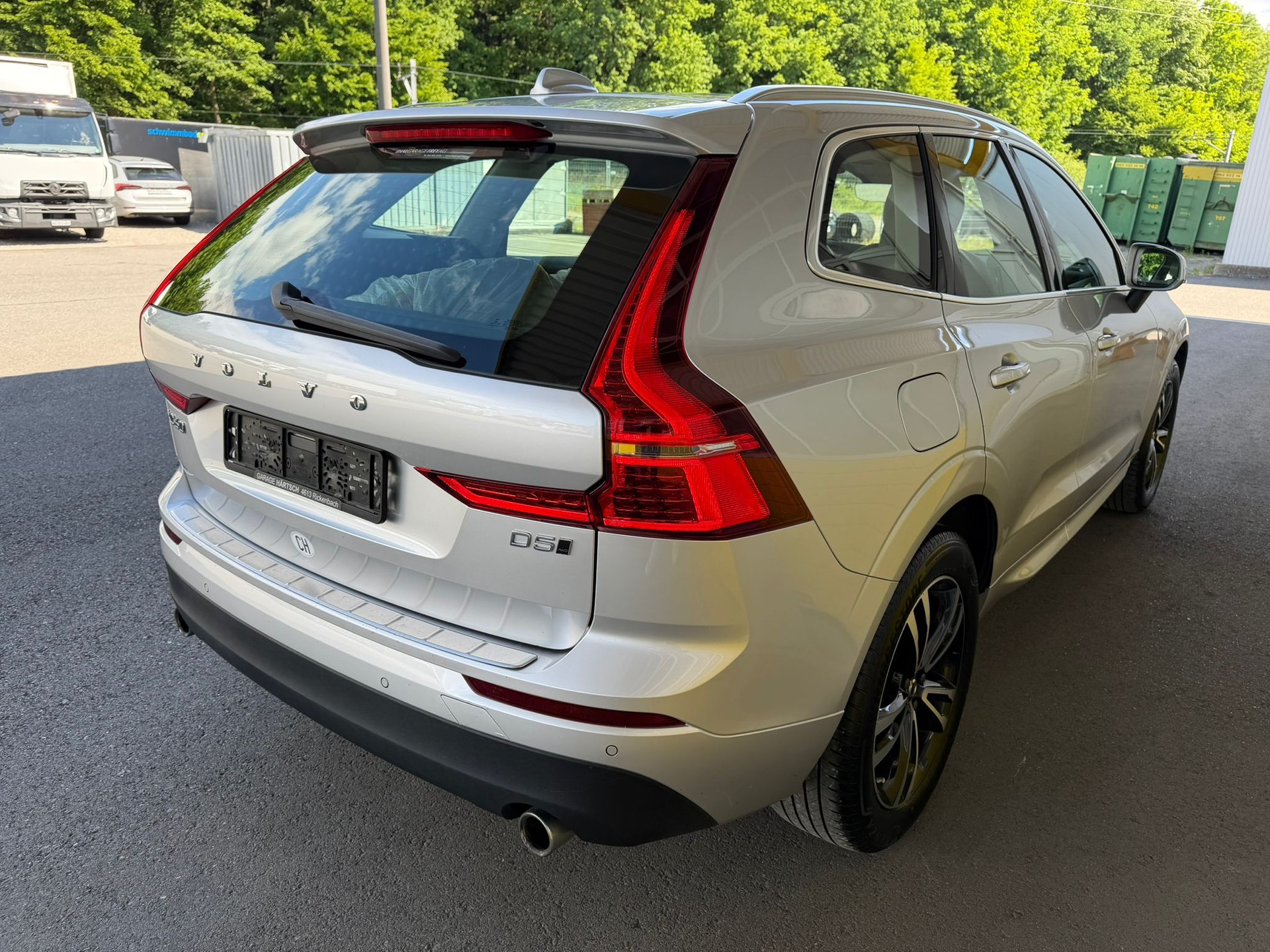 VOLVO XC60 D5 AWD Momentum Geartronic-image-5
