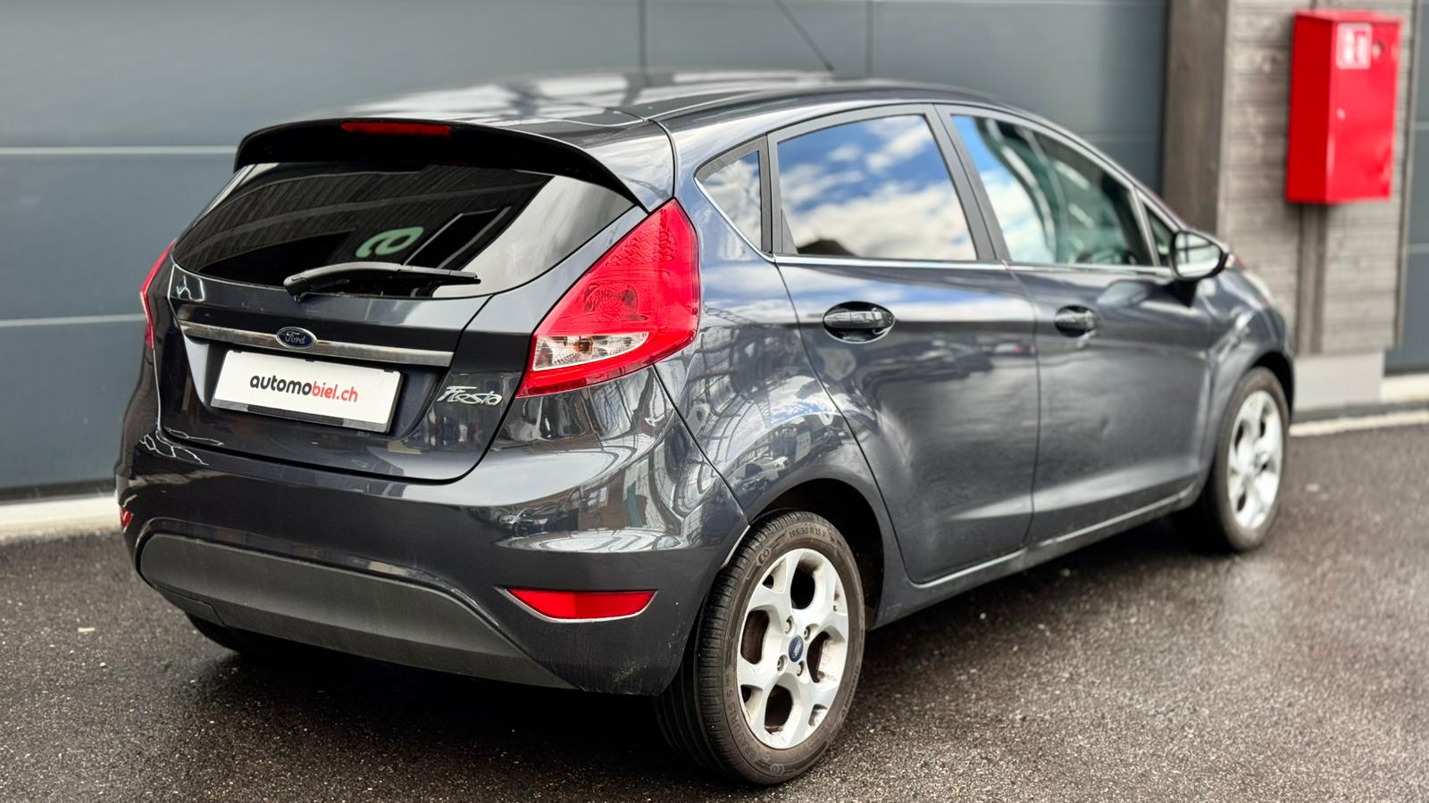 FORD Fiesta 1.6 16V Titanium-image-4