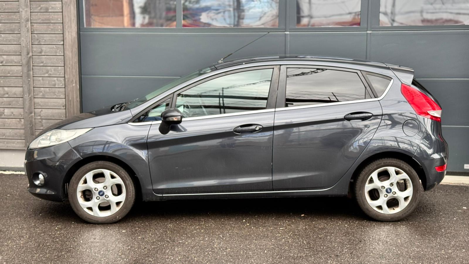 FORD Fiesta 1.6 16V Titanium-image-2