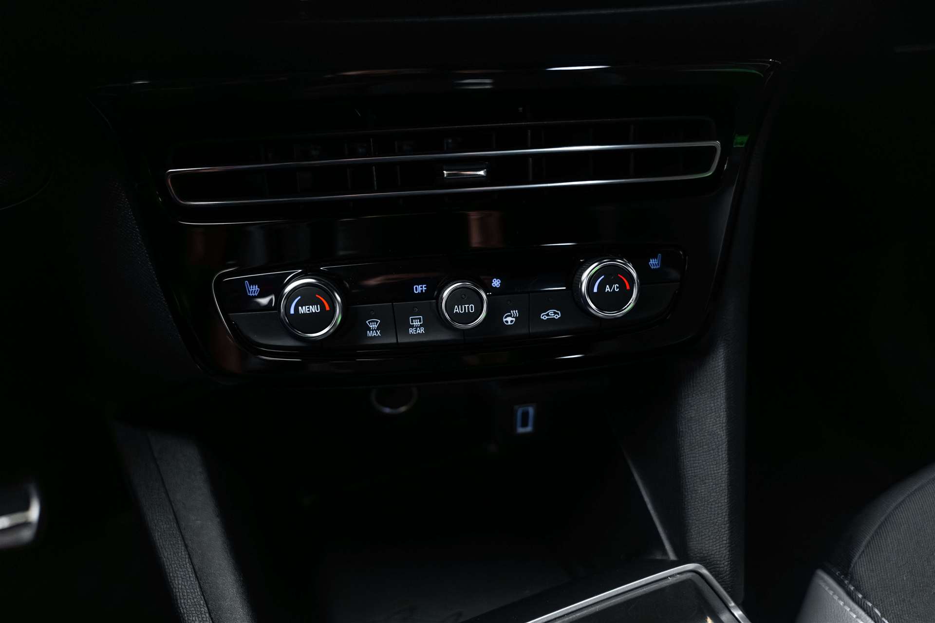 OPEL Mokka 1.2 Direct Injection Turbo GS Automat-image-21