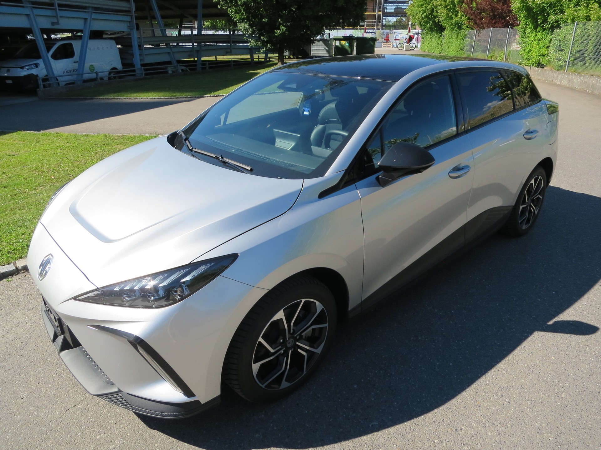 MG 4 EV 64kWh Luxury-image-8