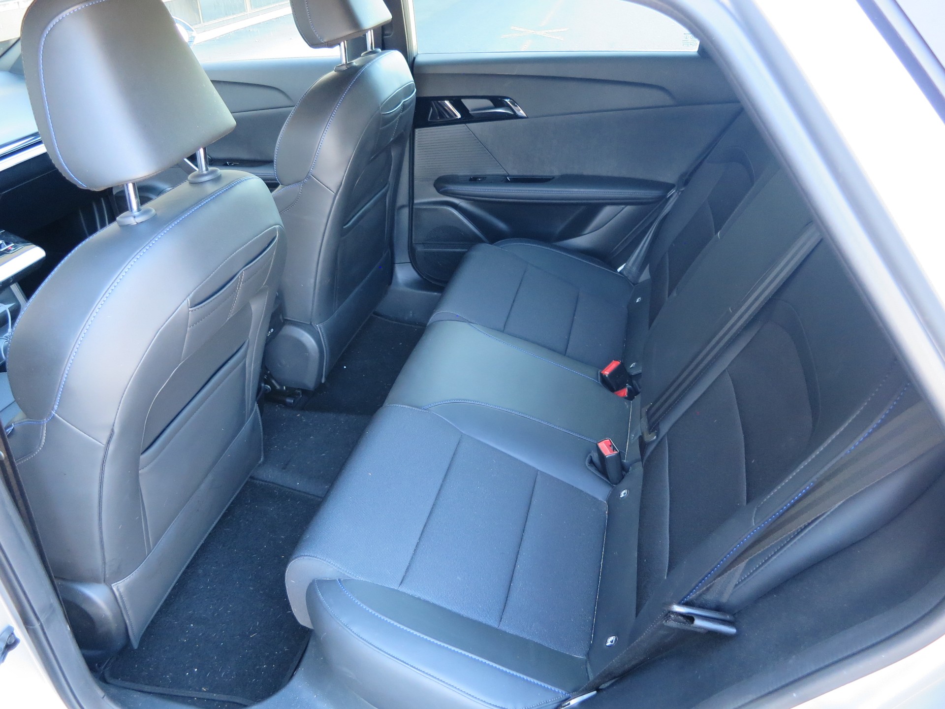MG 4 EV 64kWh Luxury-image-10