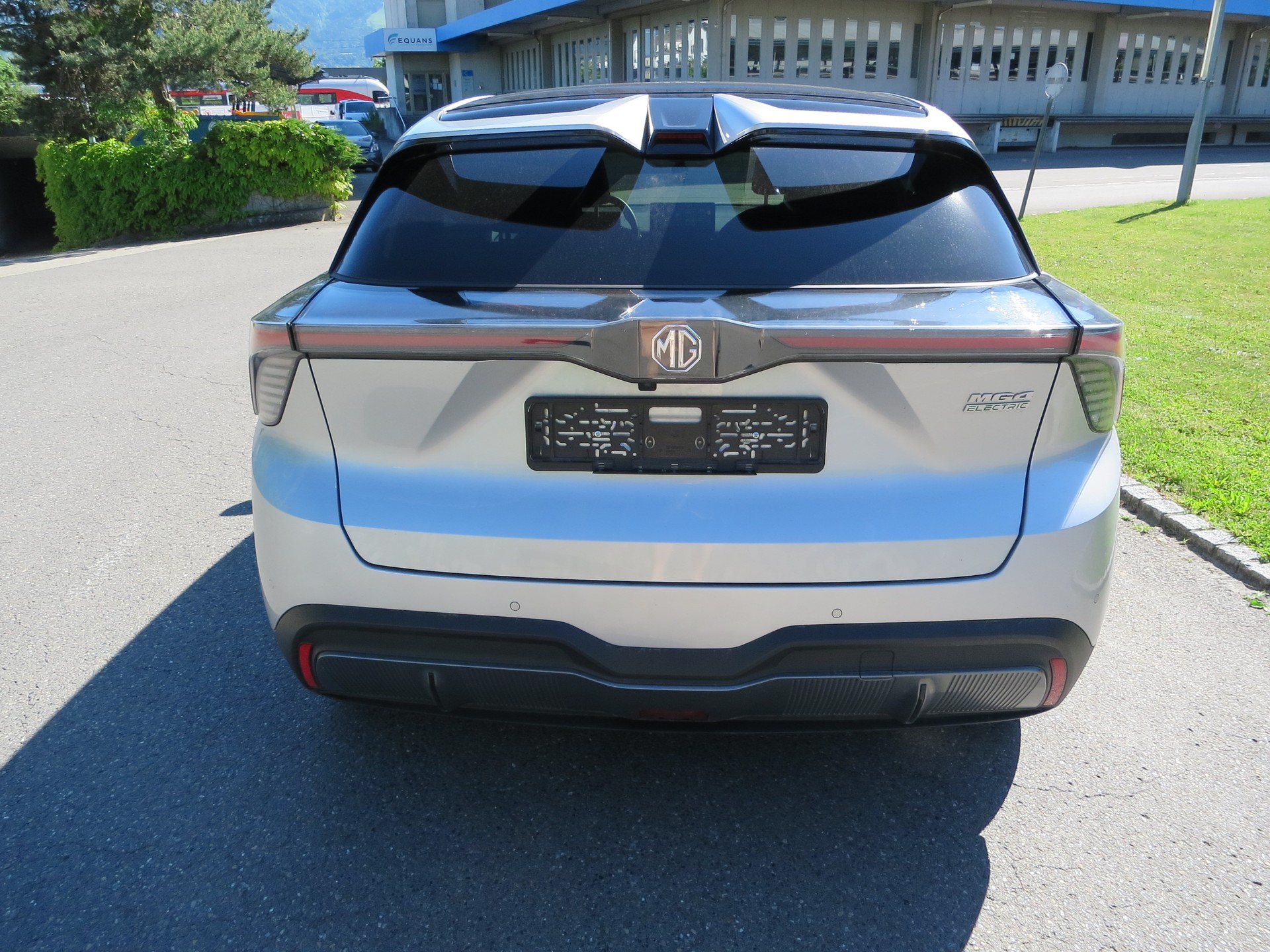 MG 4 EV 64kWh Luxury-image-5