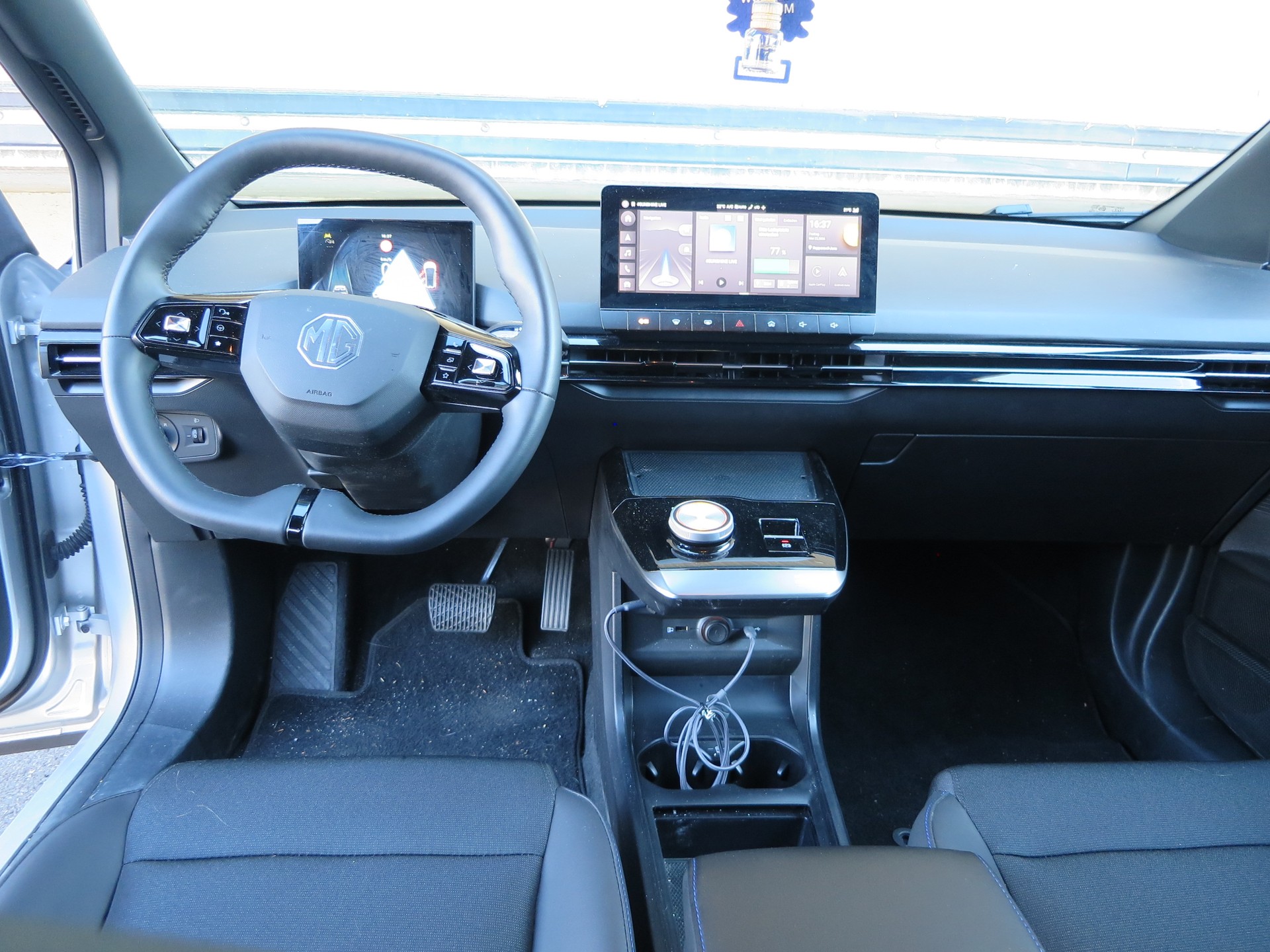 MG 4 EV 64kWh Luxury-image-11