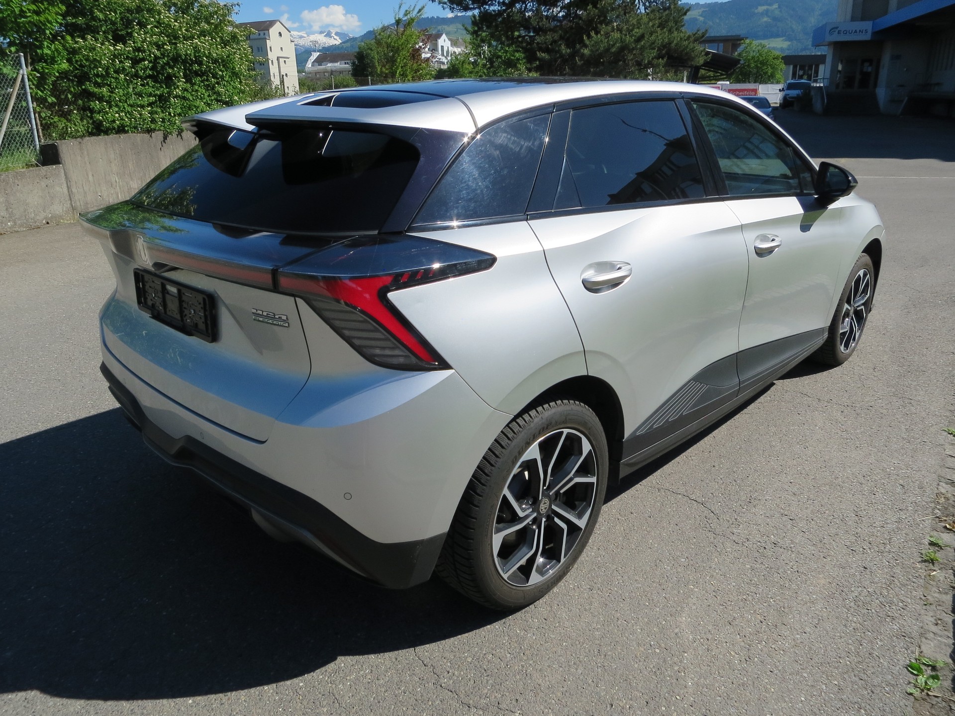 MG 4 EV 64kWh Luxury-image-4