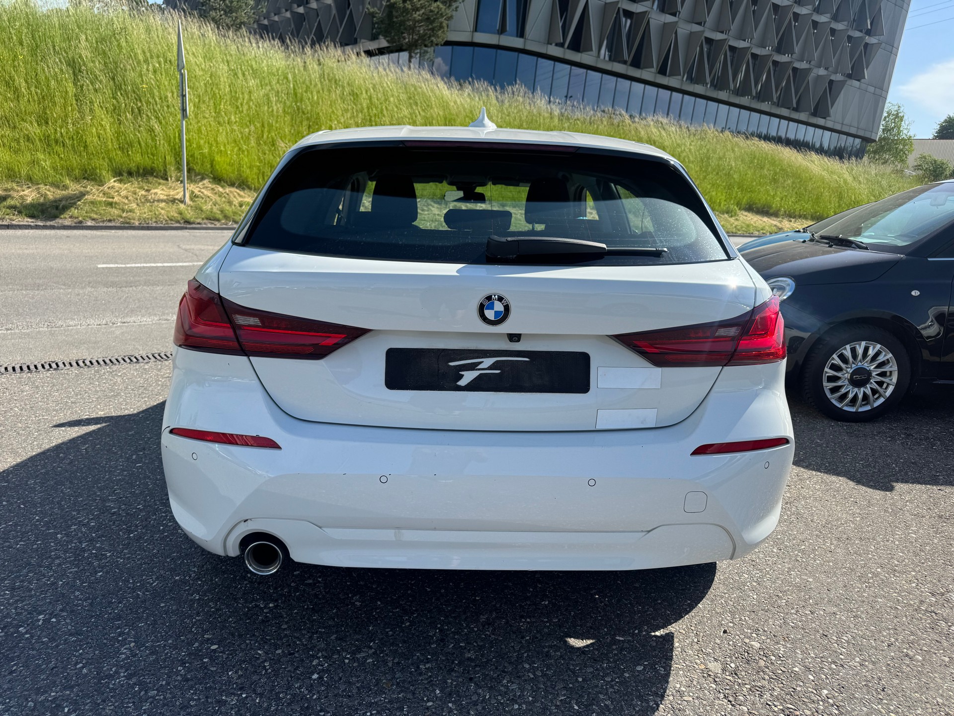 BMW 118i Steptronic Essential Edition-image-4