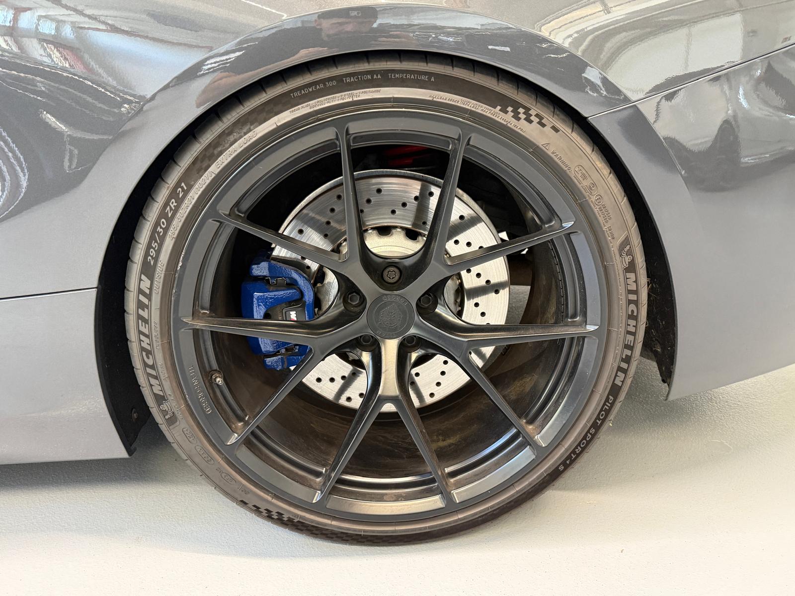 BMW M8 xDrive Steptronic M Competition-image-18