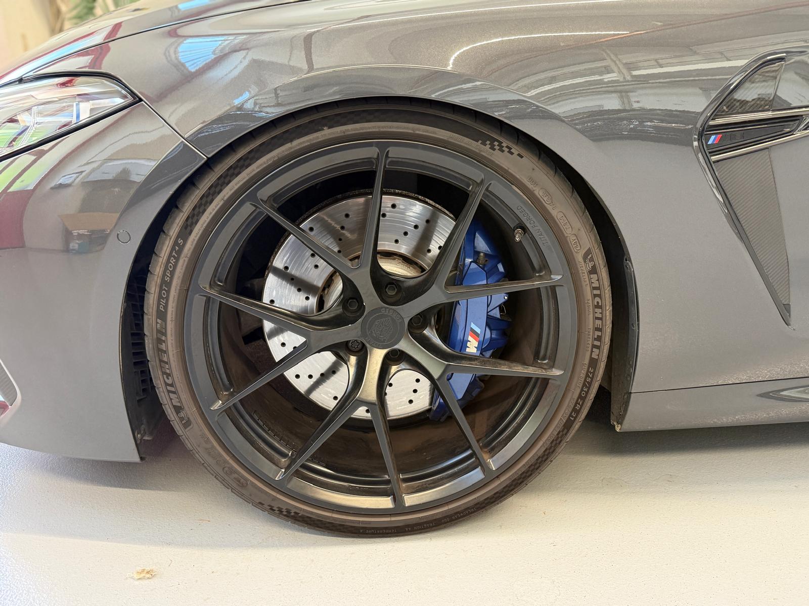 BMW M8 xDrive Steptronic M Competition-image-25