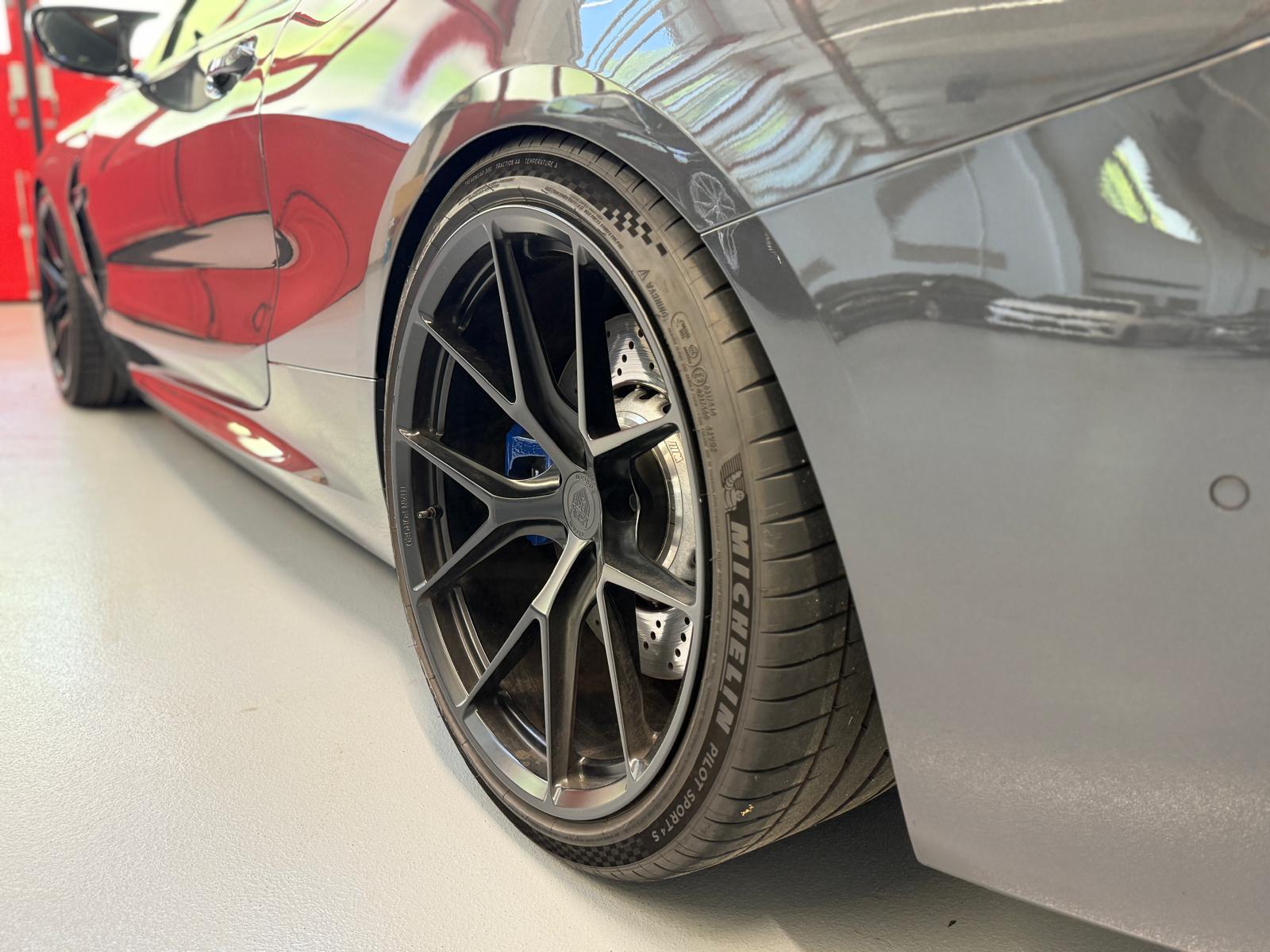 BMW M8 xDrive Steptronic M Competition-image-24