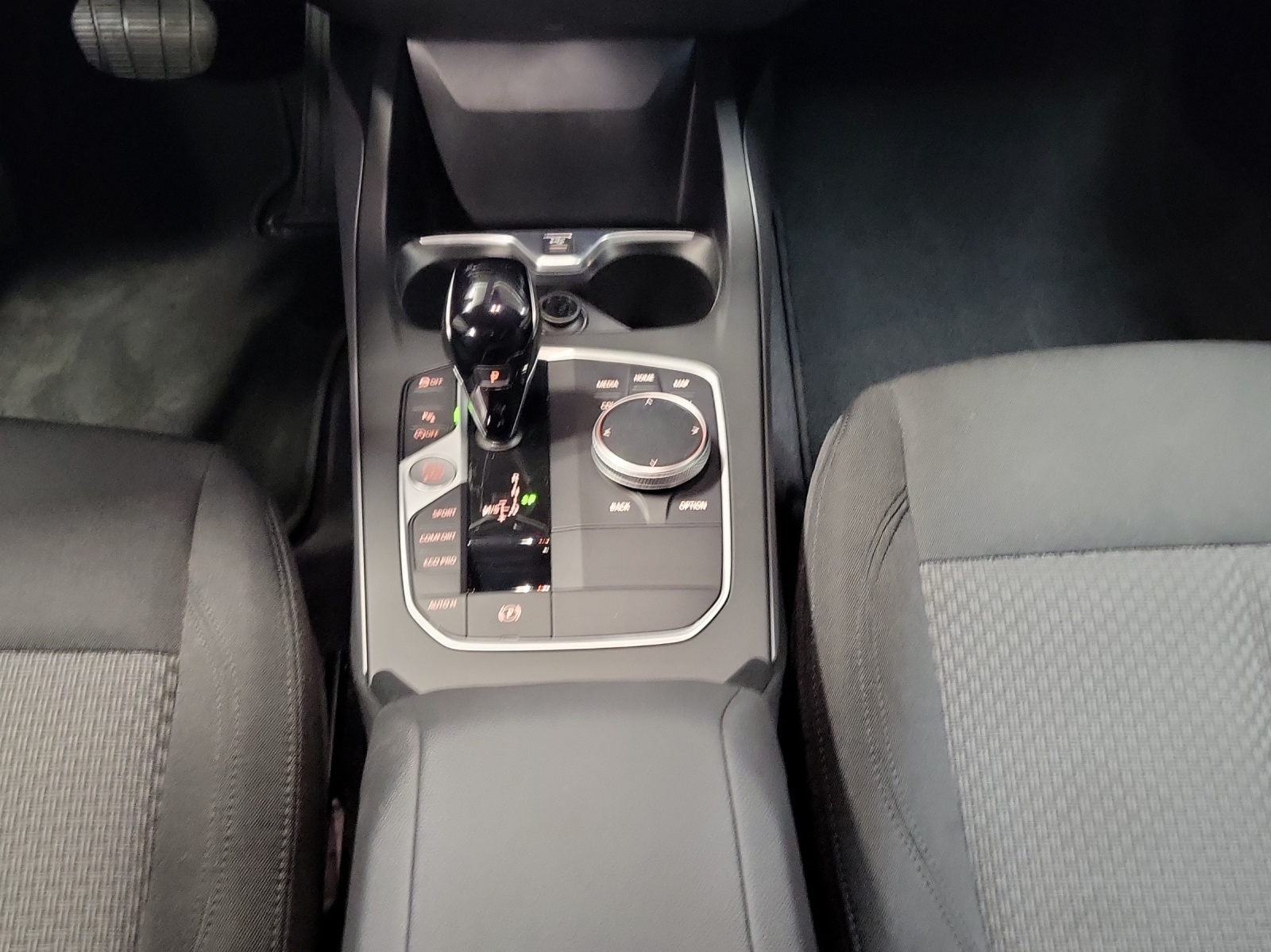 BMW 118i Steptronic-image-16