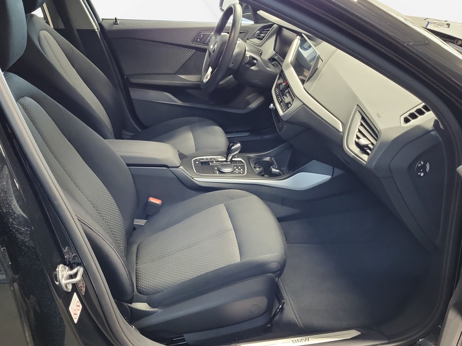 BMW 118i Steptronic-image-10