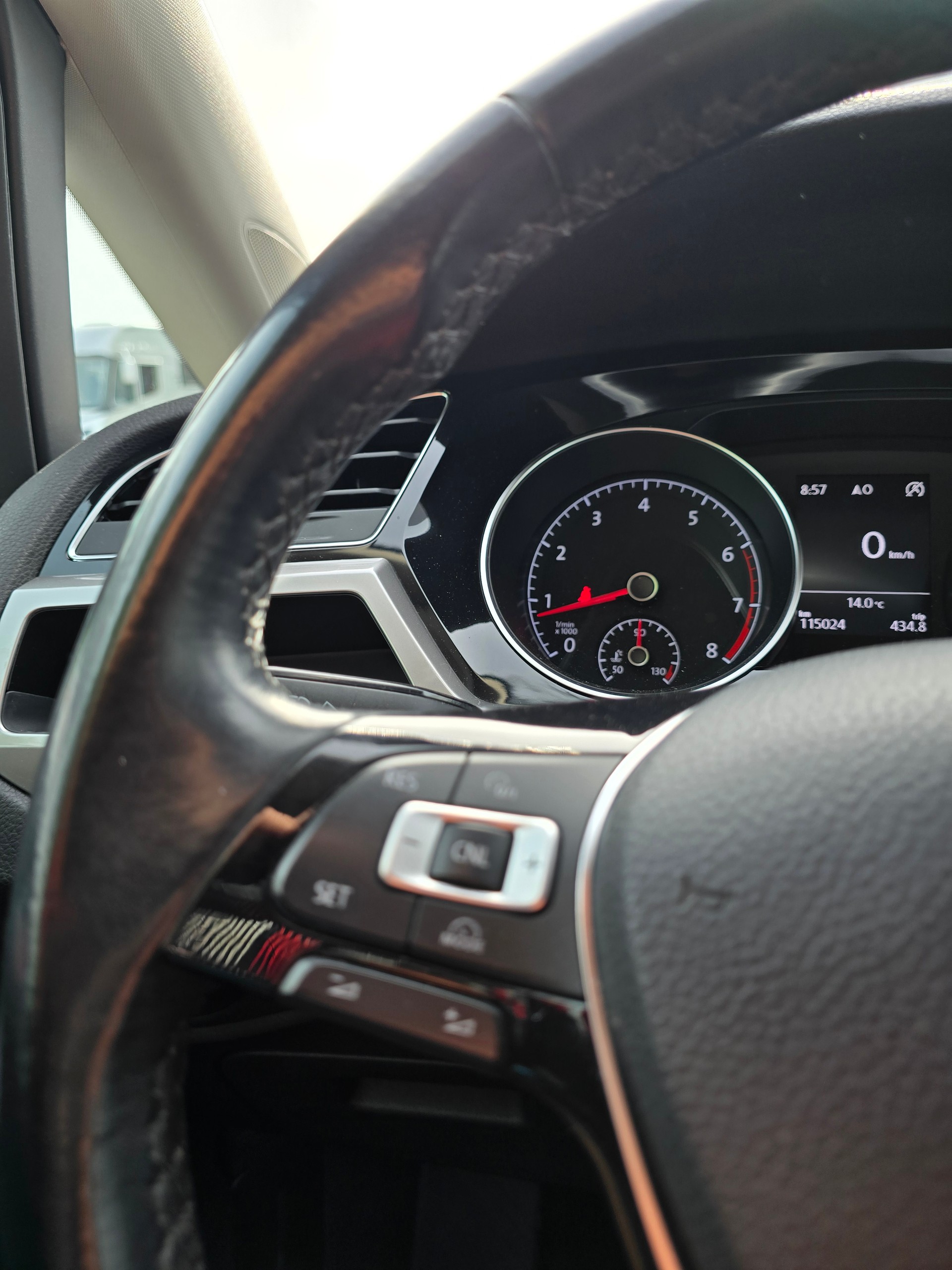 VW Touran 1.4 TSI BlueMotion Technology Family-image-12