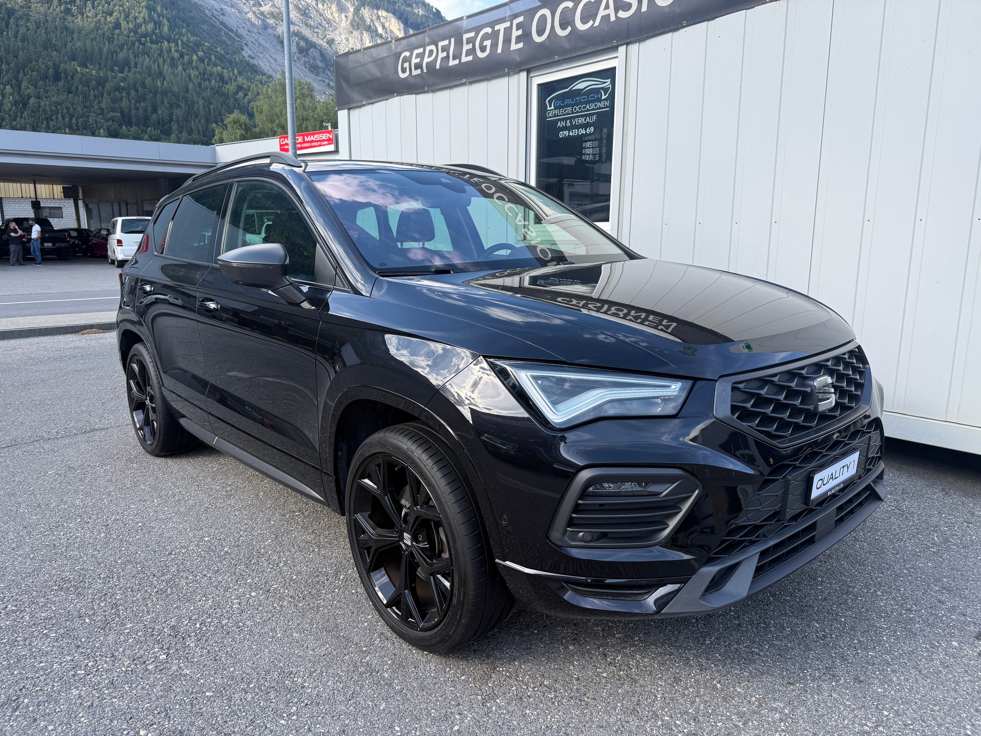 SEAT Ateca 2.0 TDI CR Hola FR DSG 4Drive * 1. HAND * FRISCH MFK * AHK * PANORAMA*