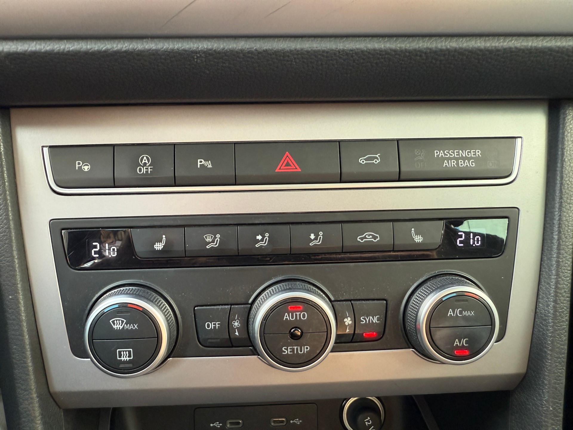 SEAT Ateca 2.0 TDI CR Hola FR DSG 4Drive * 1. HAND * FRISCH MFK * AHK * PANORAMA*-image-20