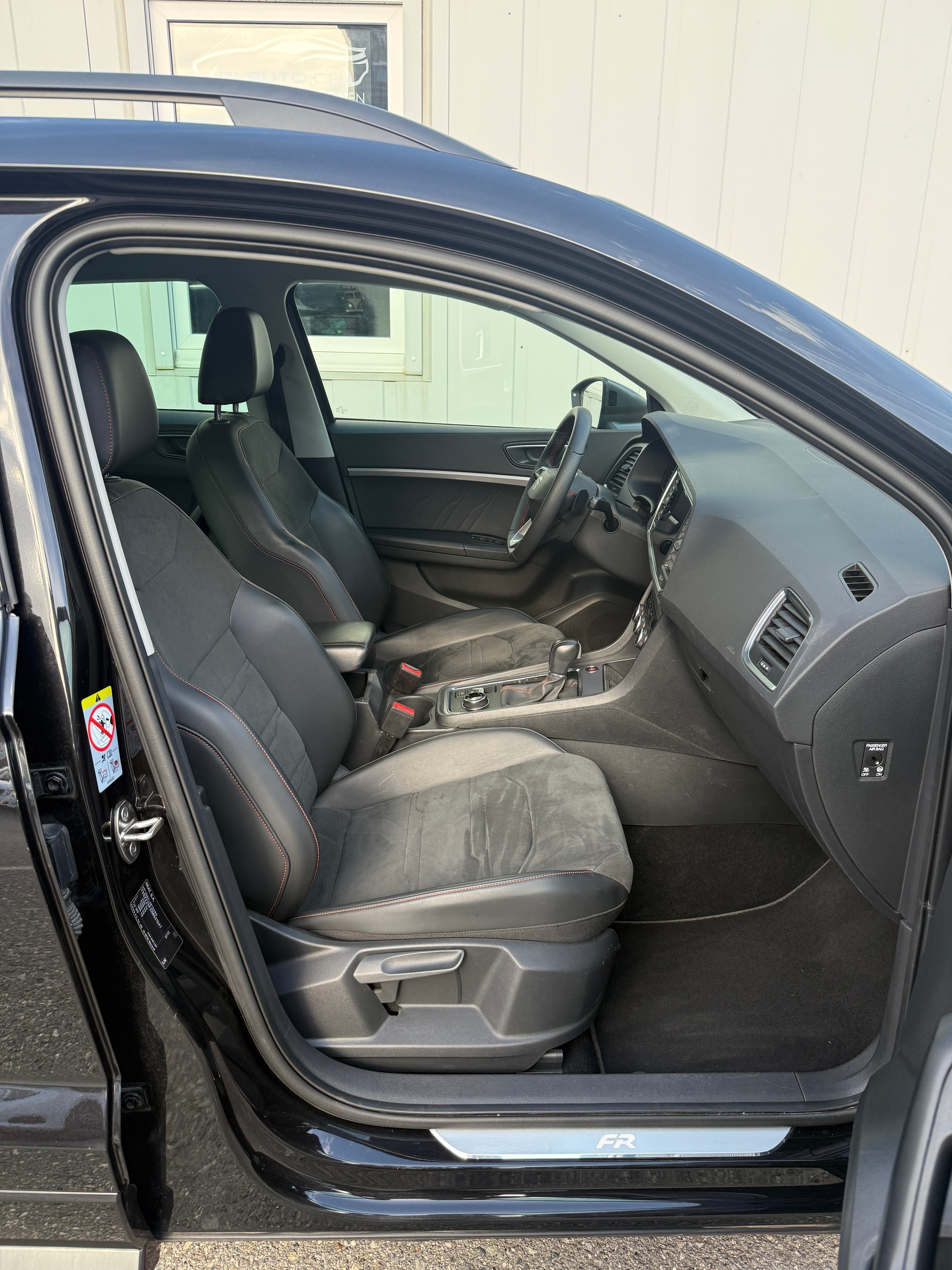 SEAT Ateca 2.0 TDI CR Hola FR DSG 4Drive * 1. HAND * FRISCH MFK * AHK * PANORAMA*-image-15