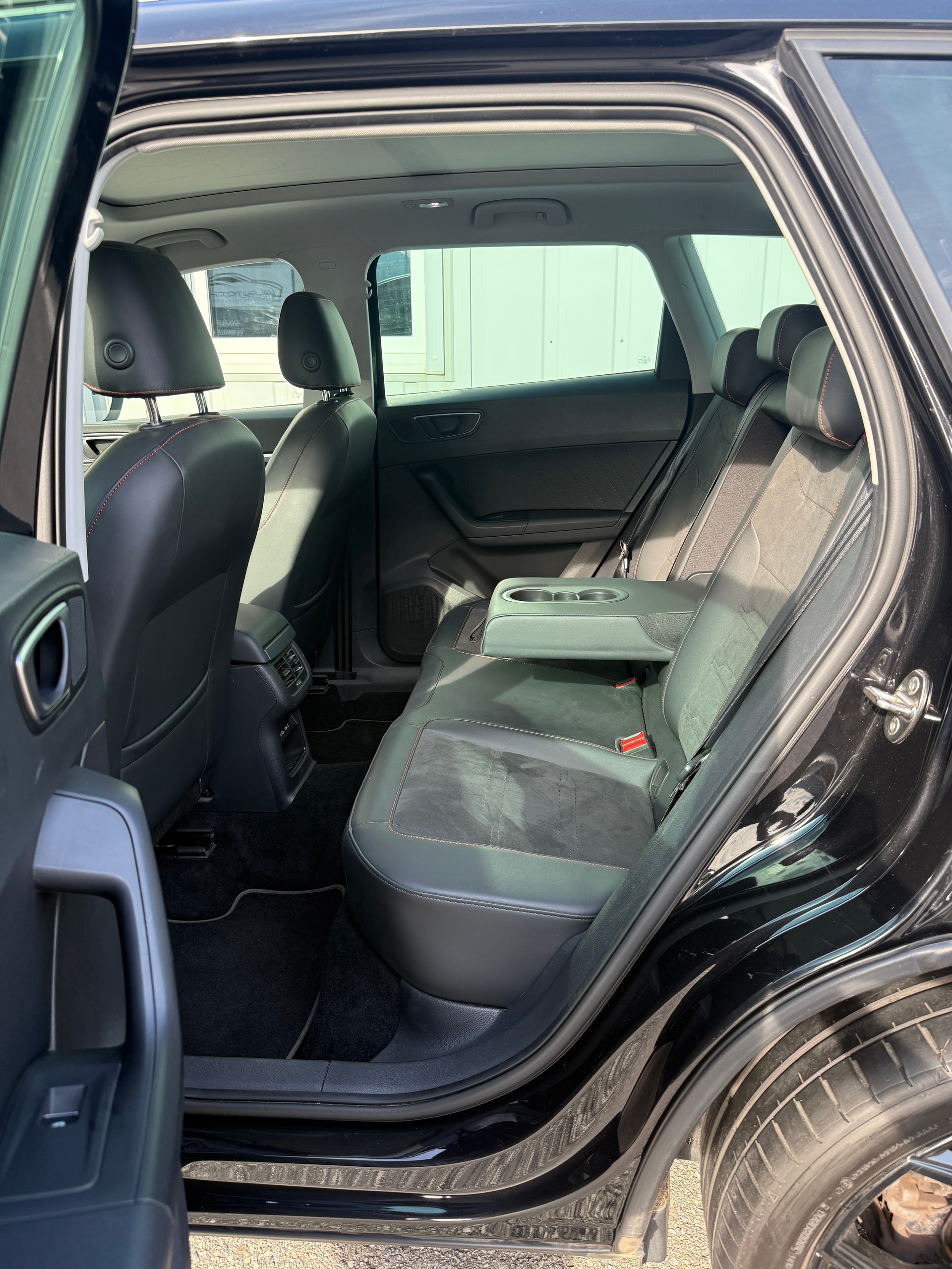 SEAT Ateca 2.0 TDI CR Hola FR DSG 4Drive * 1. HAND * FRISCH MFK * AHK * PANORAMA*-image-13