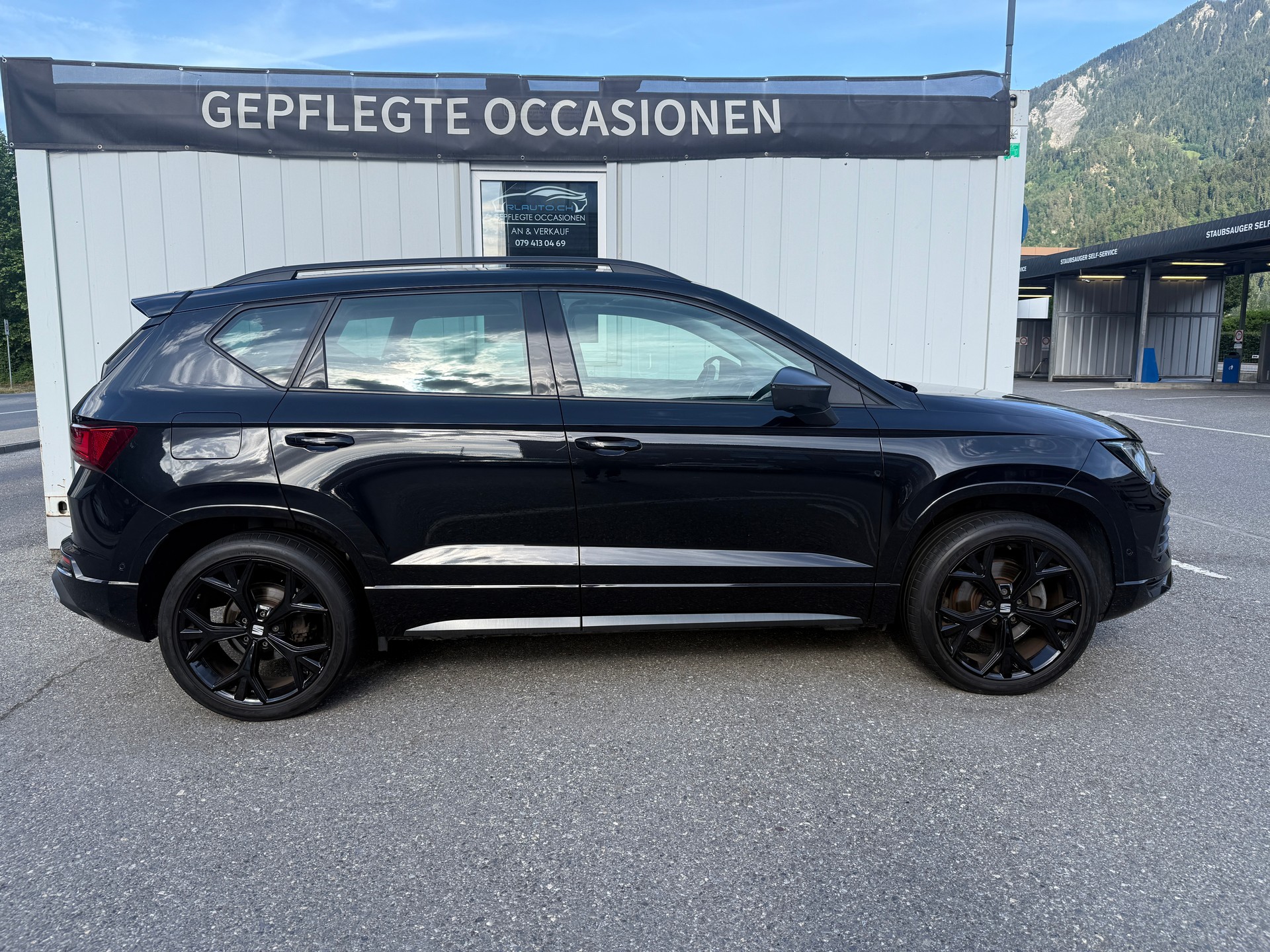 SEAT Ateca 2.0 TDI CR Hola FR DSG 4Drive * 1. HAND * FRISCH MFK * AHK * PANORAMA*-showroom-element-1