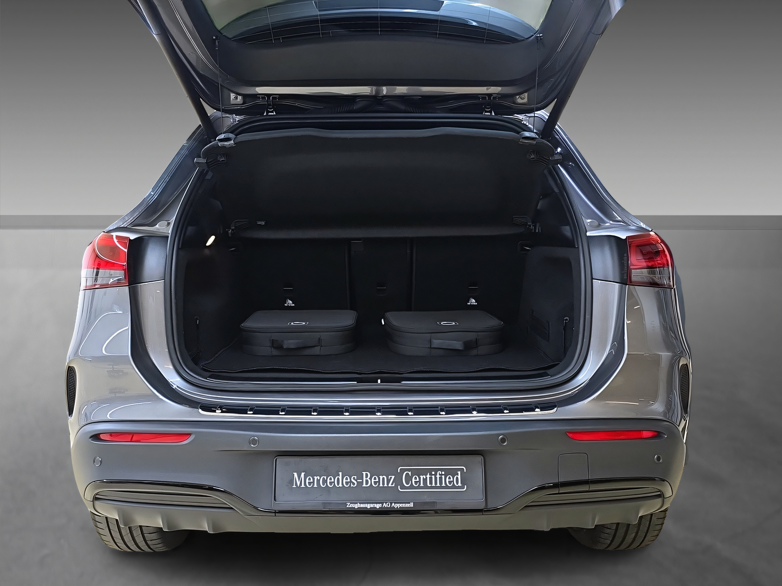 MERCEDES-BENZ EQA 350 4Matic AMG Line-image-14