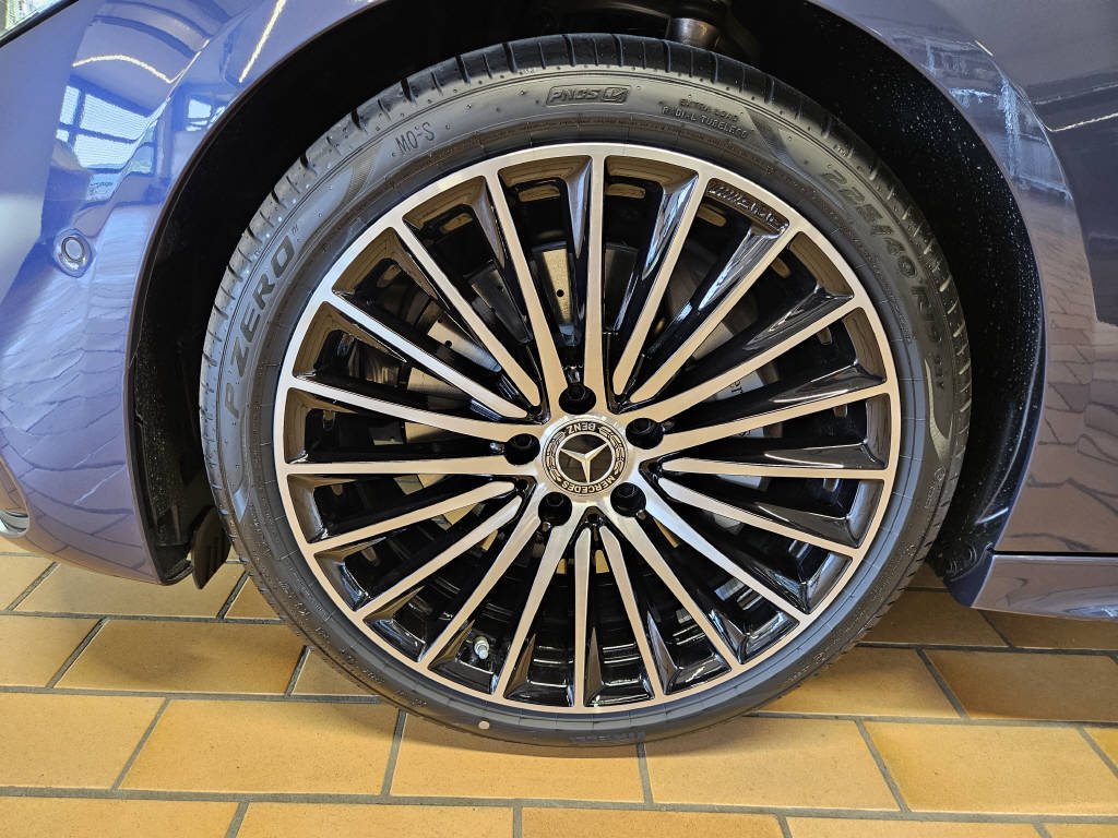 MERCEDES-BENZ C 220 d 4Matic Limousine AMG Line Swiss Star-image-15