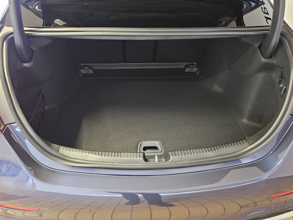 MERCEDES-BENZ C 220 d 4Matic Limousine AMG Line Swiss Star-showroom-element-3