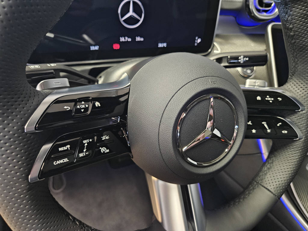 MERCEDES-BENZ C 220 d 4Matic Limousine AMG Line Swiss Star-image-8