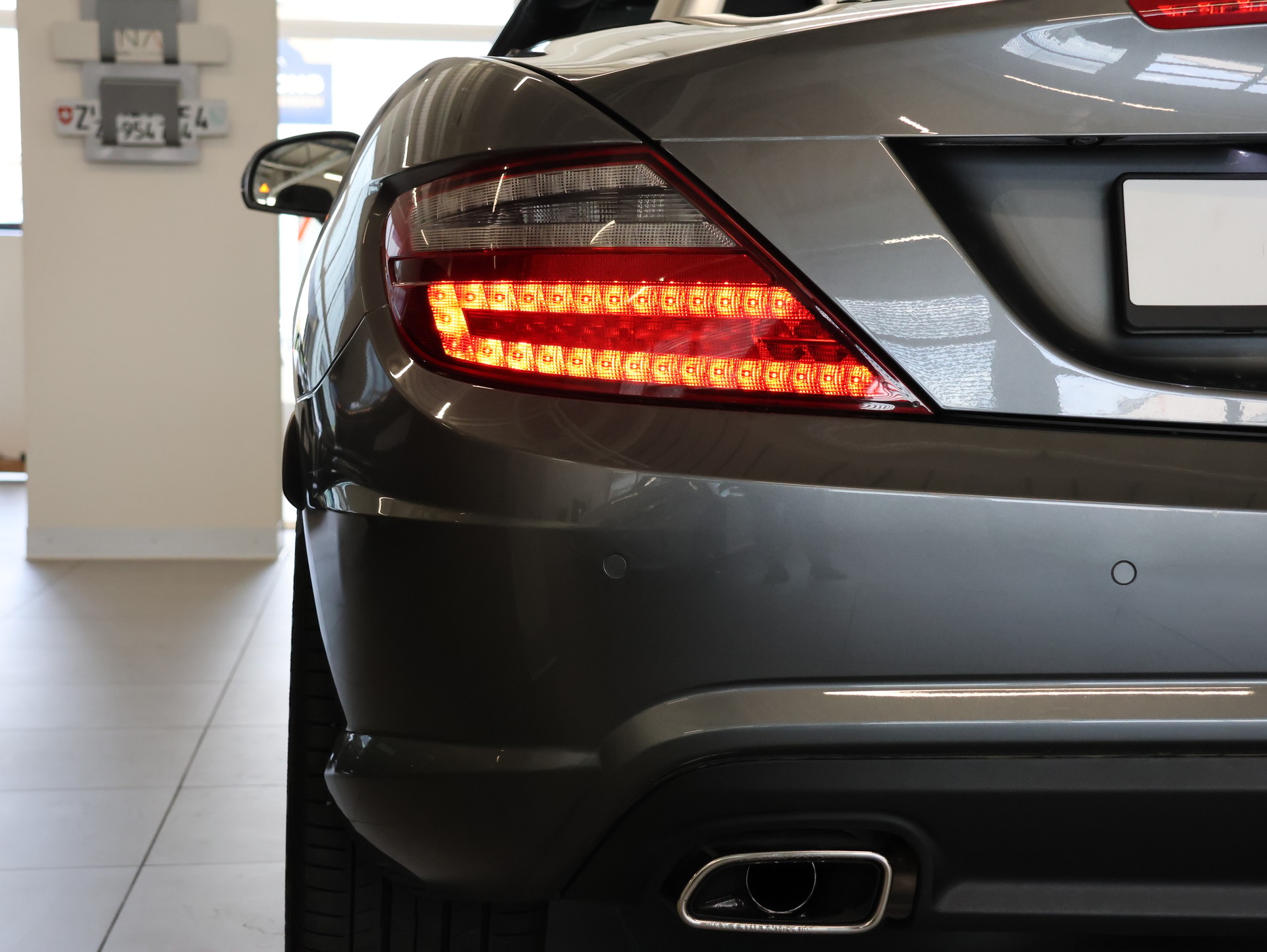 MERCEDES-BENZ SLK 350 7G-Tronic *Harman Kardon* *AMG Line* *Memory Sitze*-image-11