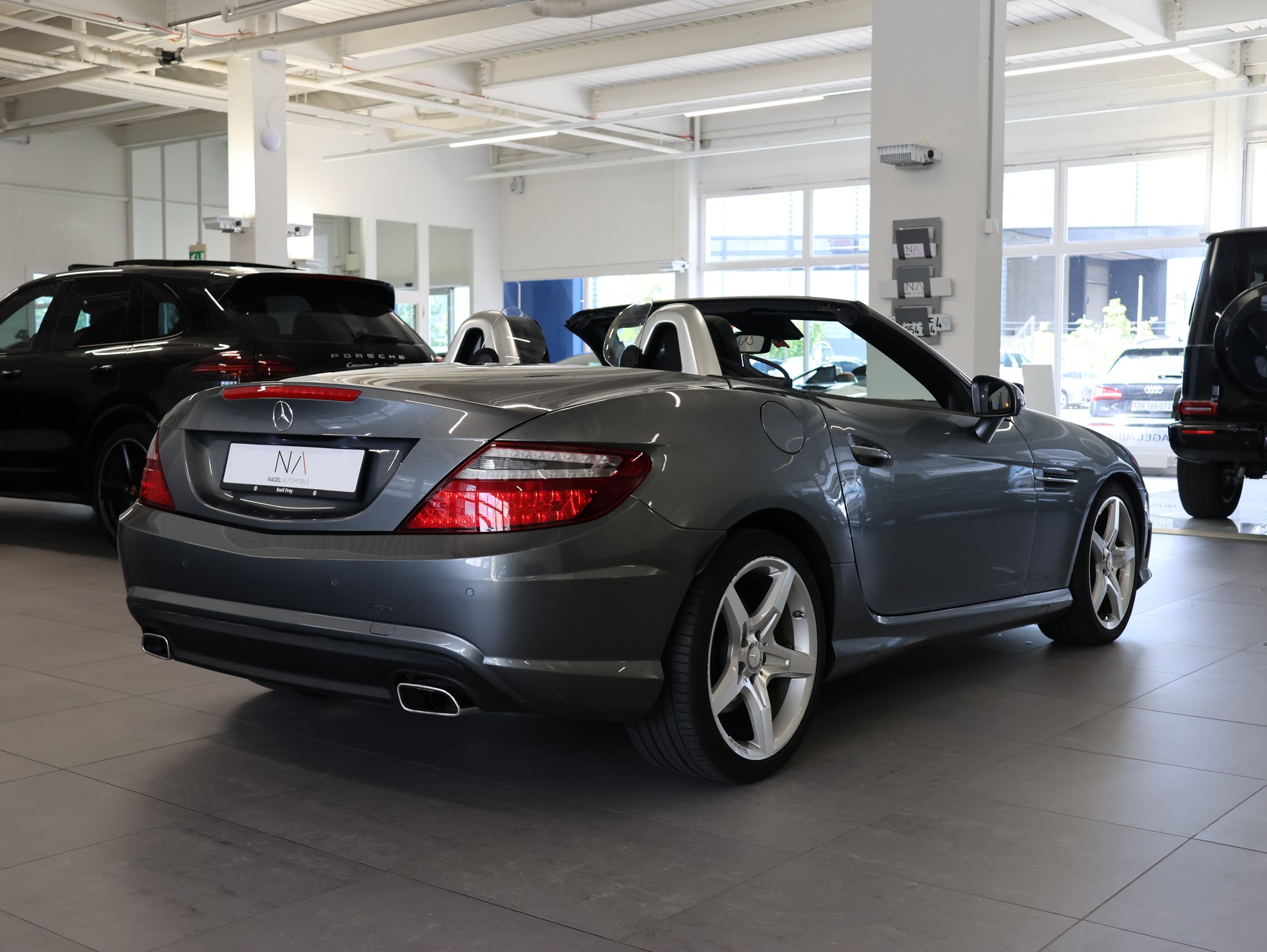 MERCEDES-BENZ SLK 350 7G-Tronic *Harman Kardon* *AMG Line* *Memory Sitze*-image-6