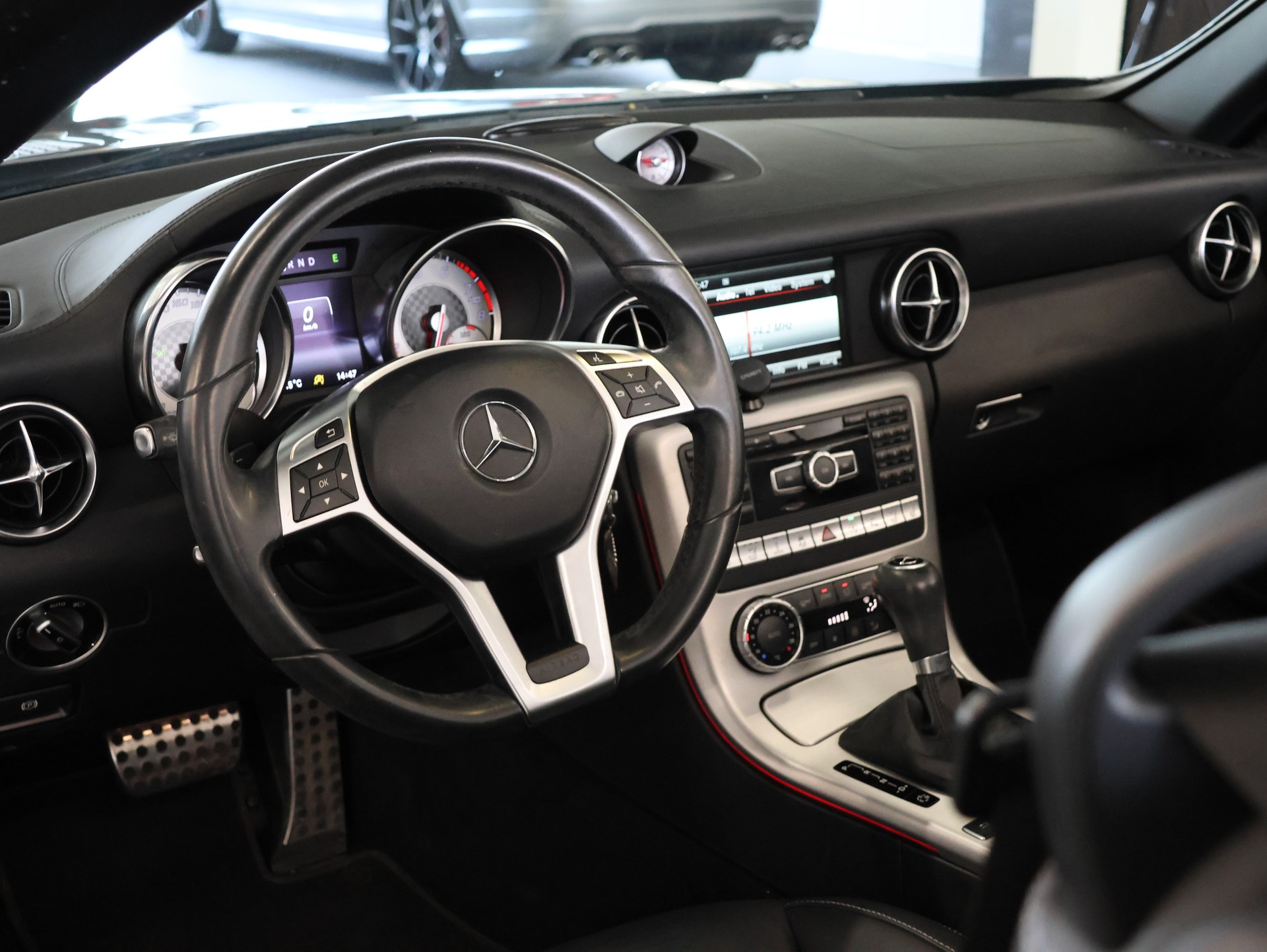 MERCEDES-BENZ SLK 350 7G-Tronic *Harman Kardon* *AMG Line* *Memory Sitze*-image-18
