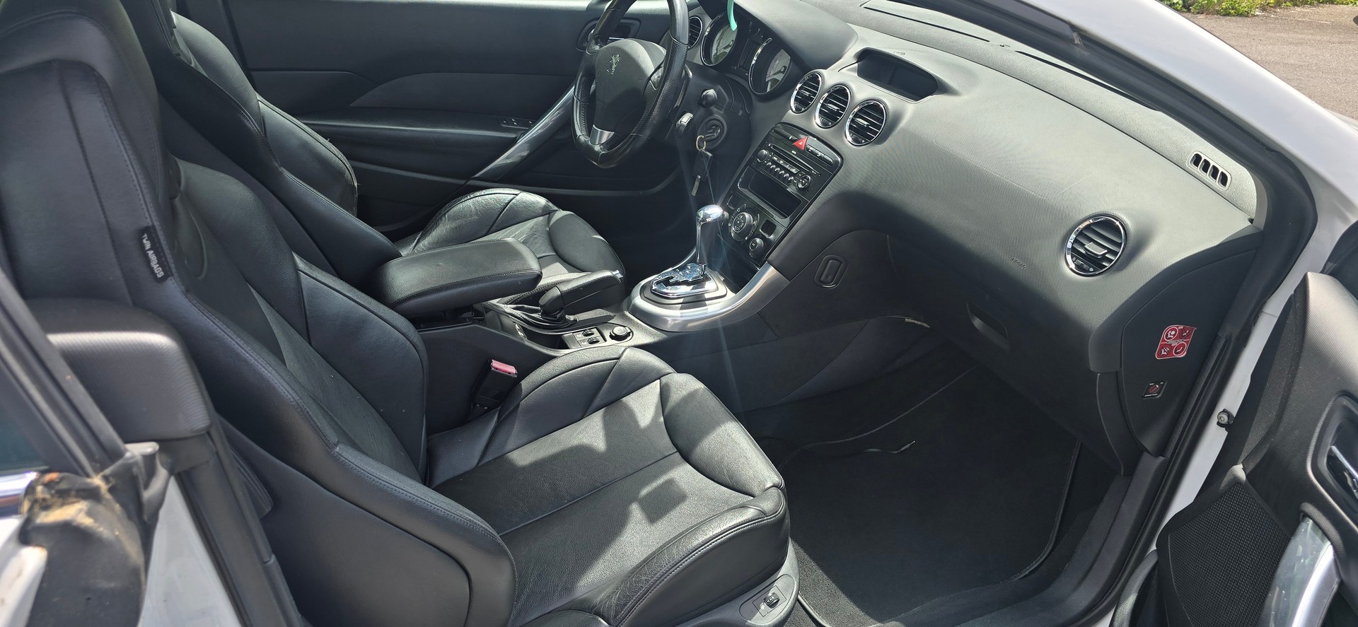 PEUGEOT 308 CC 1.6 16V Turbo Platinum Automatic-image-10
