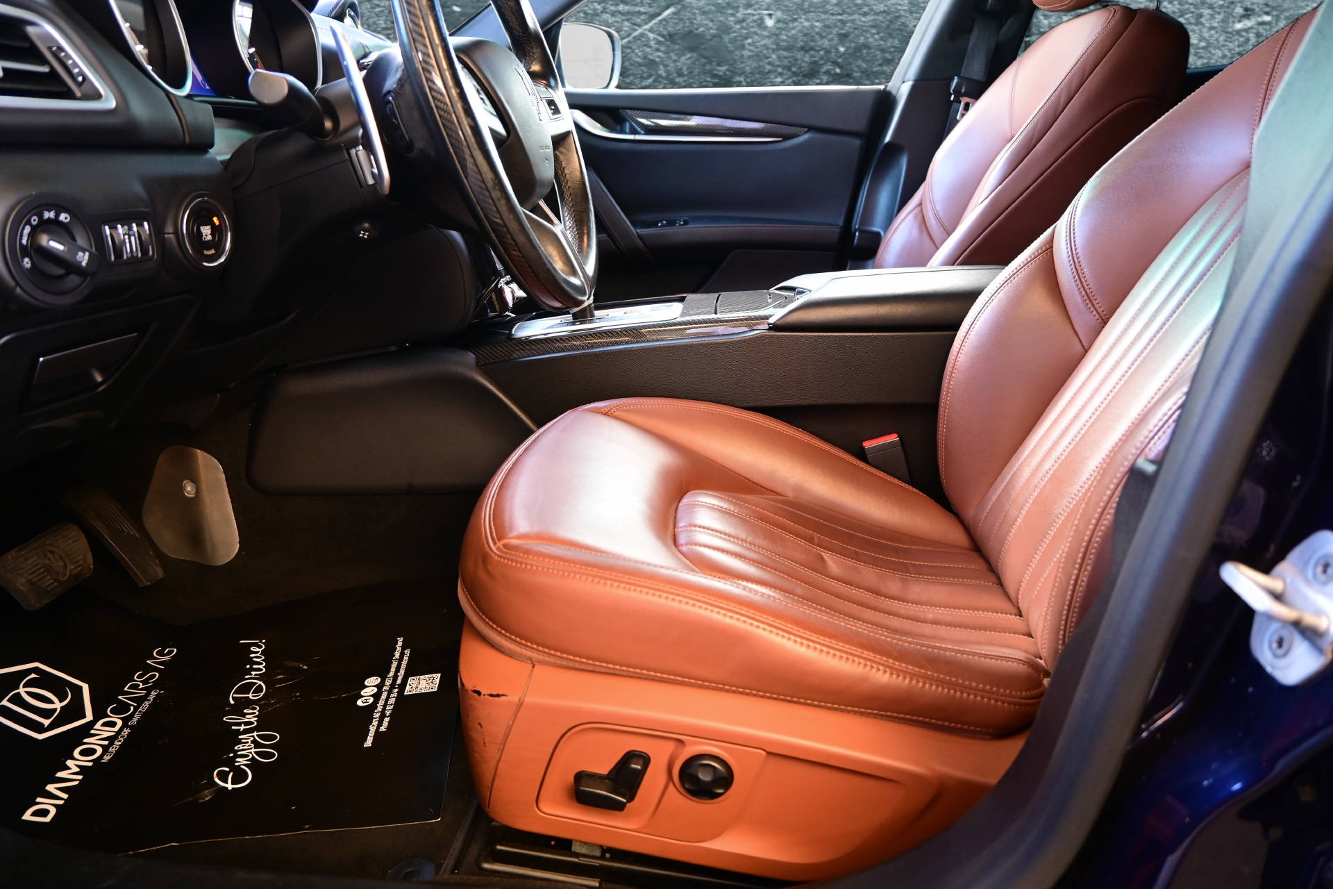 MASERATI Ghibli 3.0 V6 S Q4 **Carbon**-image-11