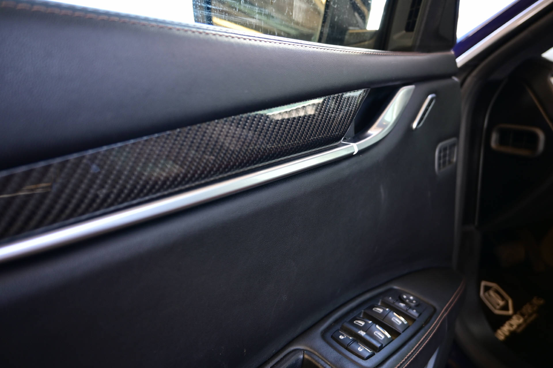 MASERATI Ghibli 3.0 V6 S Q4 **Carbon**-image-14