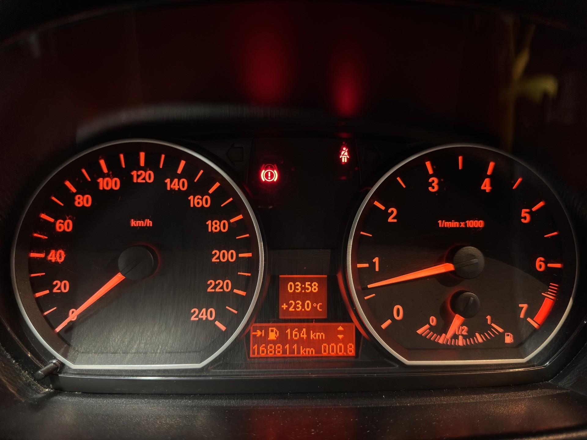 BMW 118i Cabrio-image-15