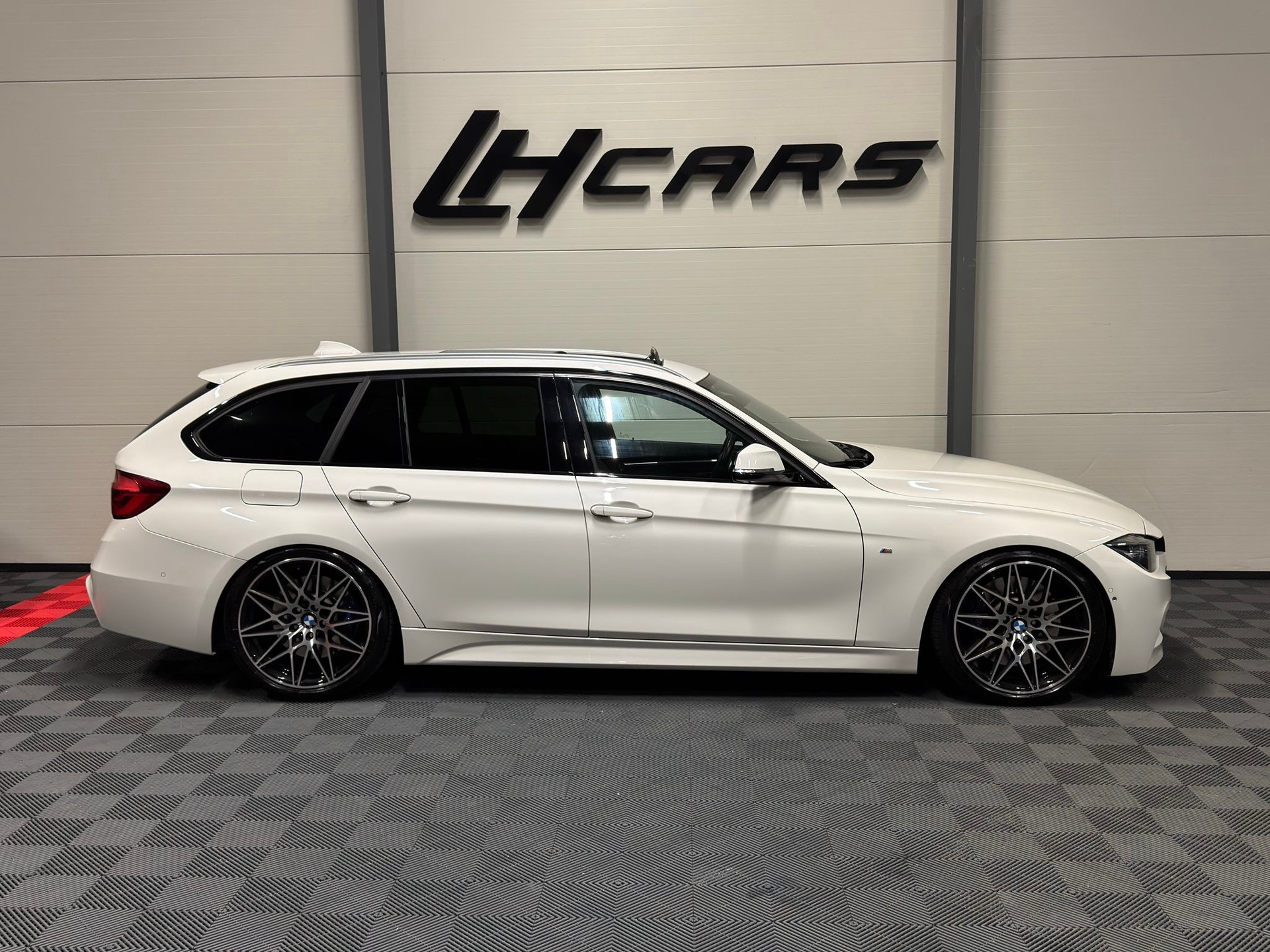 BMW 340i xDrive SAG Touring-image-3