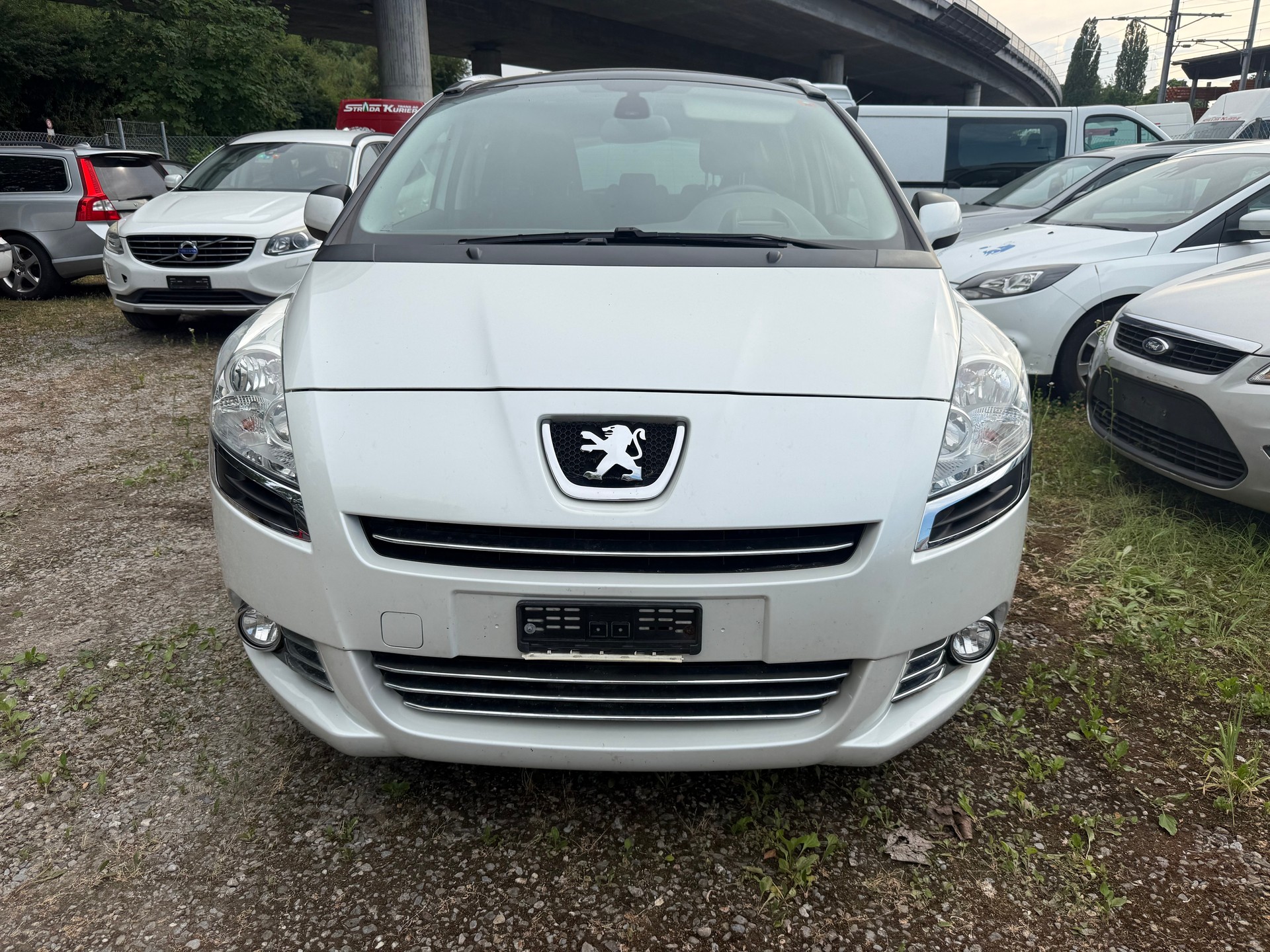 PEUGEOT 5008 2.0 HDI Sport