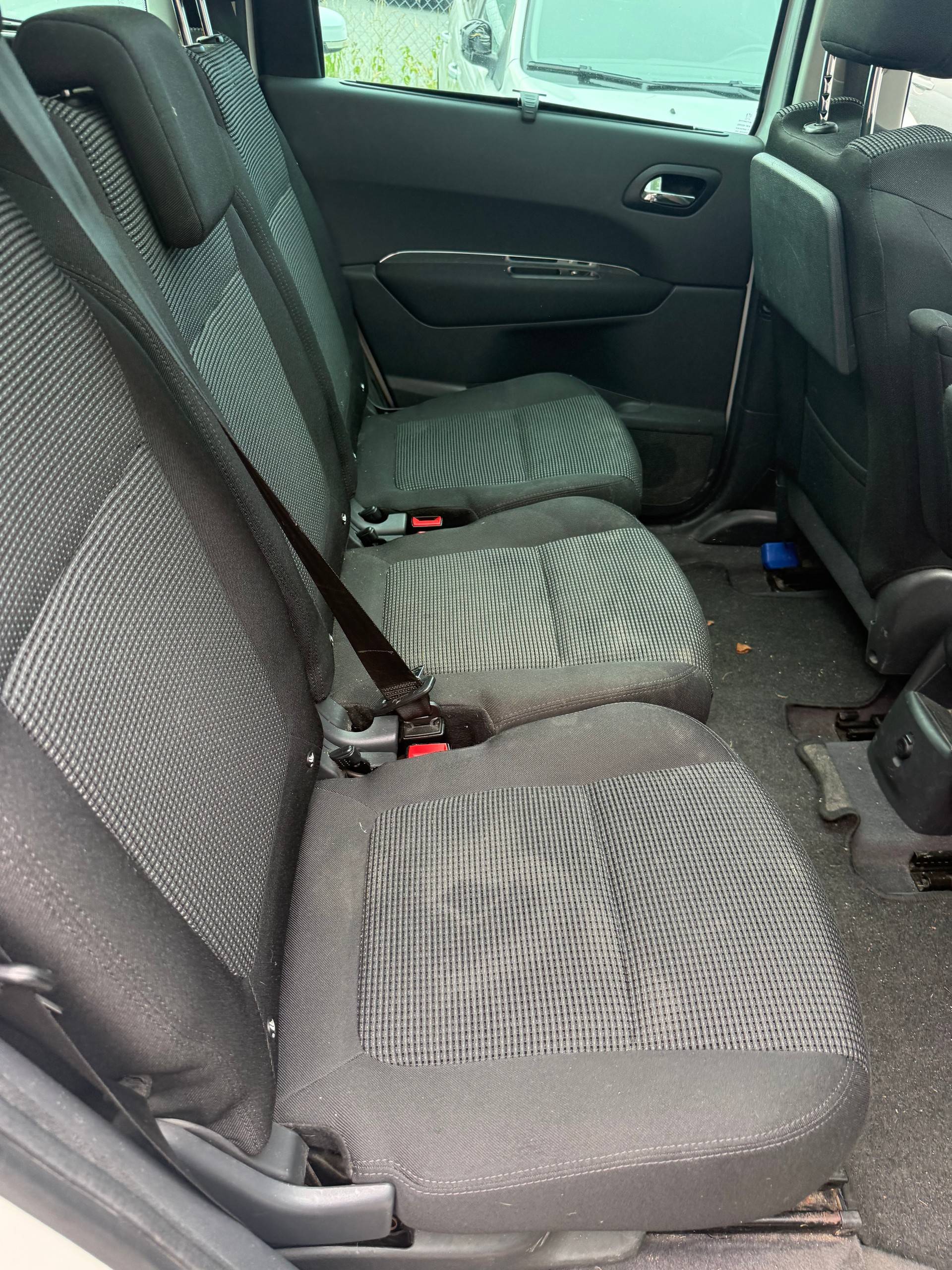 PEUGEOT 5008 2.0 HDI Sport-image-4